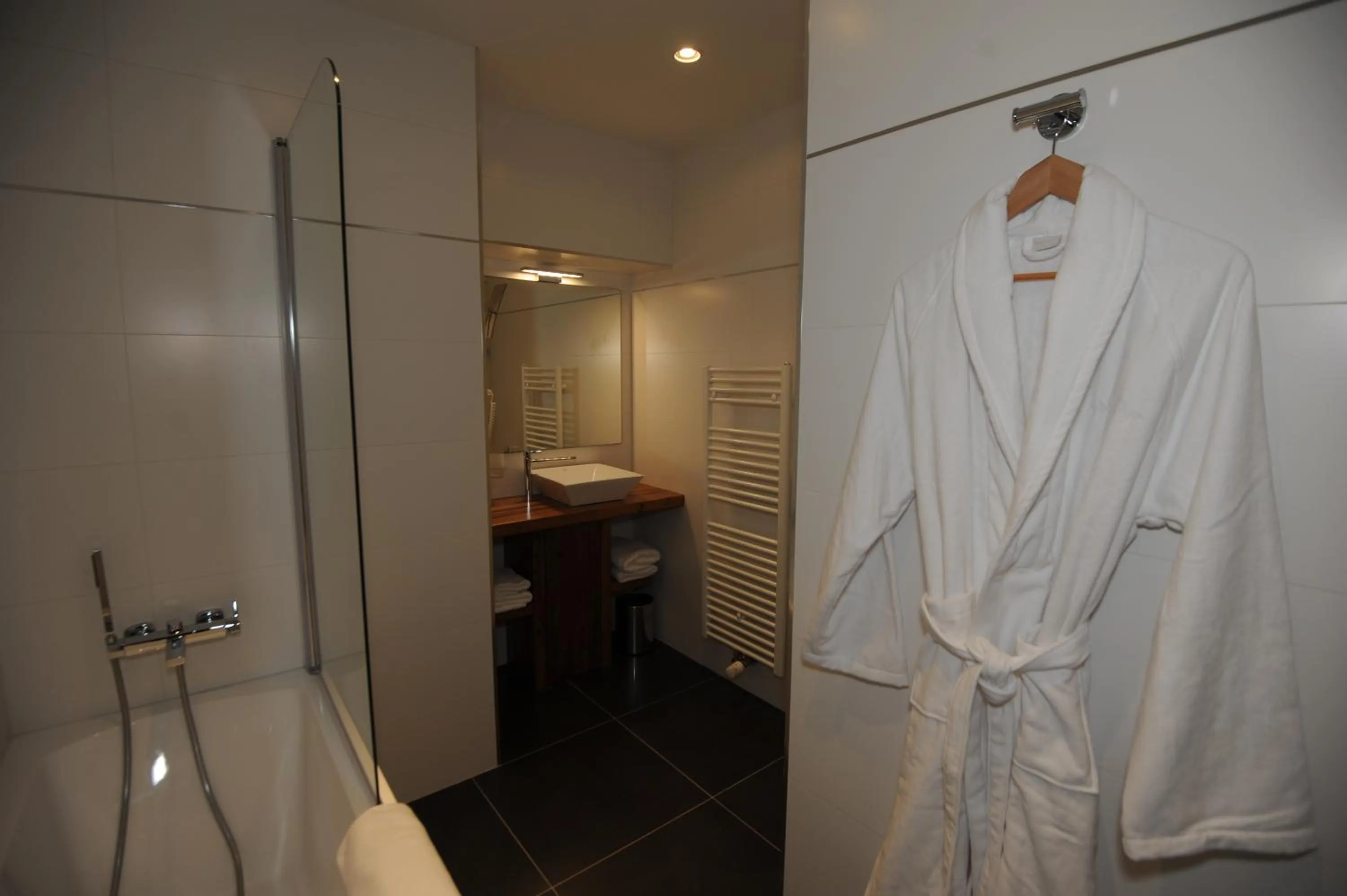 Bathroom in Hôtel Victor Hugo