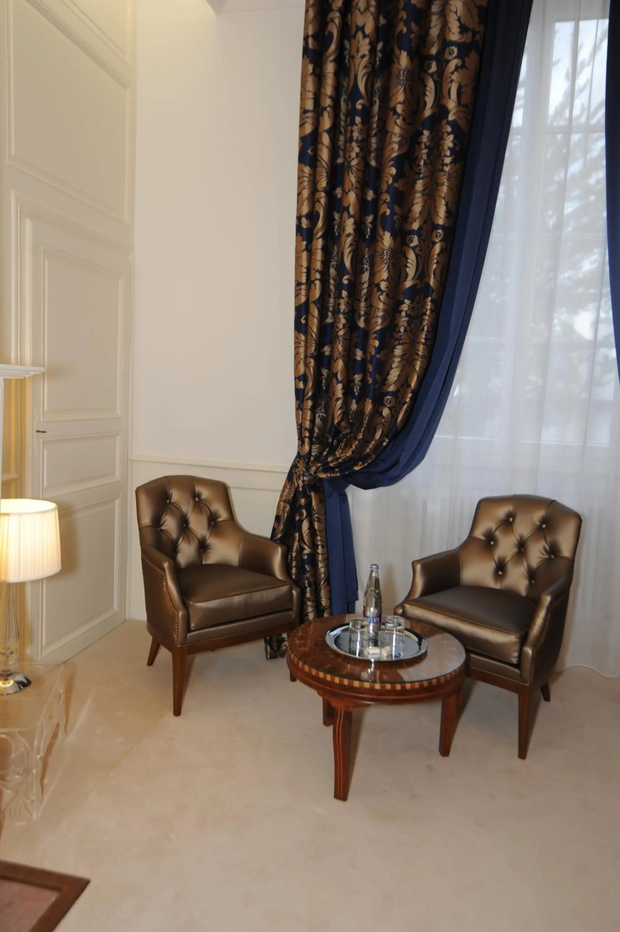 Living room in Hôtel Victor Hugo