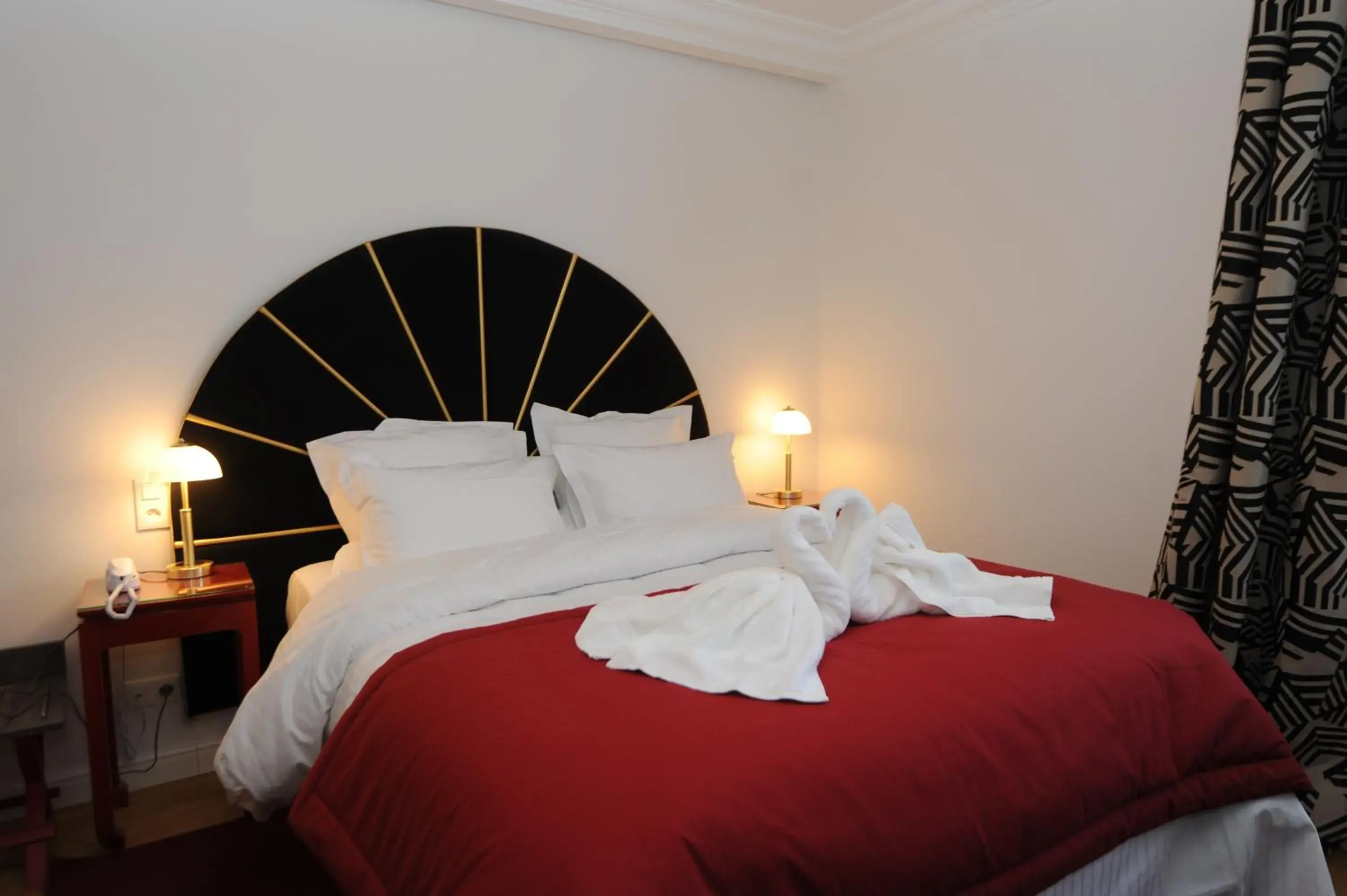 Superior Double Room in Hôtel Victor Hugo Superior Double Room in Hôtel Victor Hugo