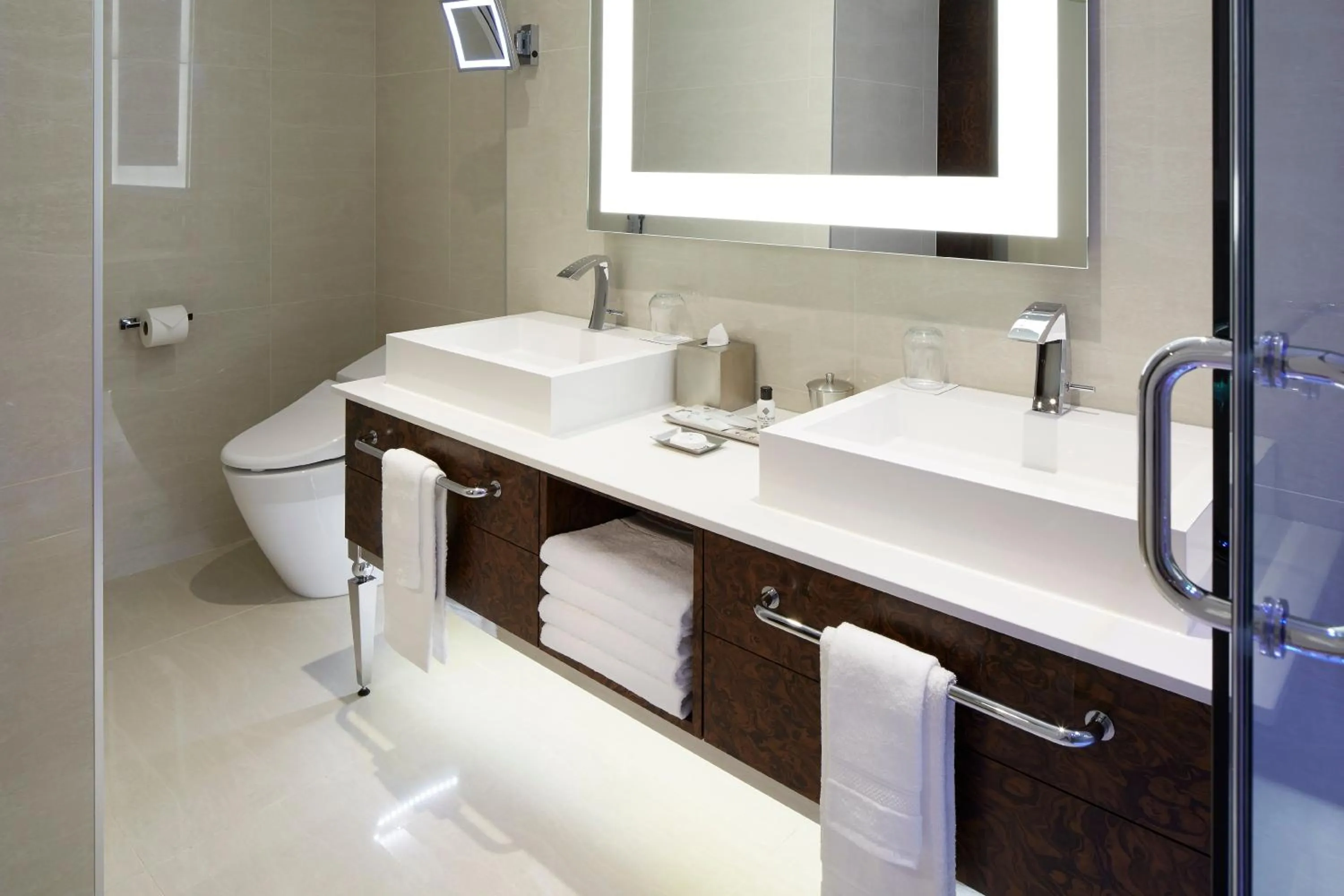 Shower in Le Mount Stephen