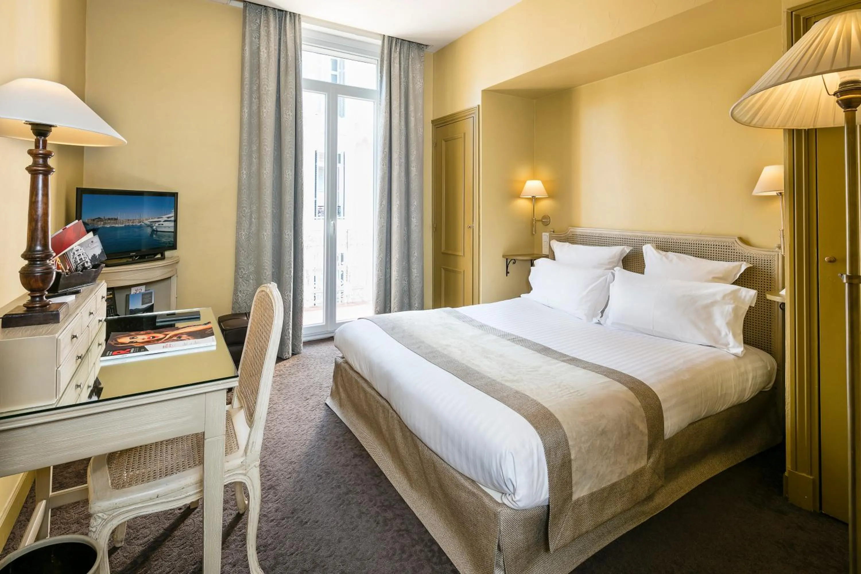 Photo of the whole room, Bed in Le Cavendish