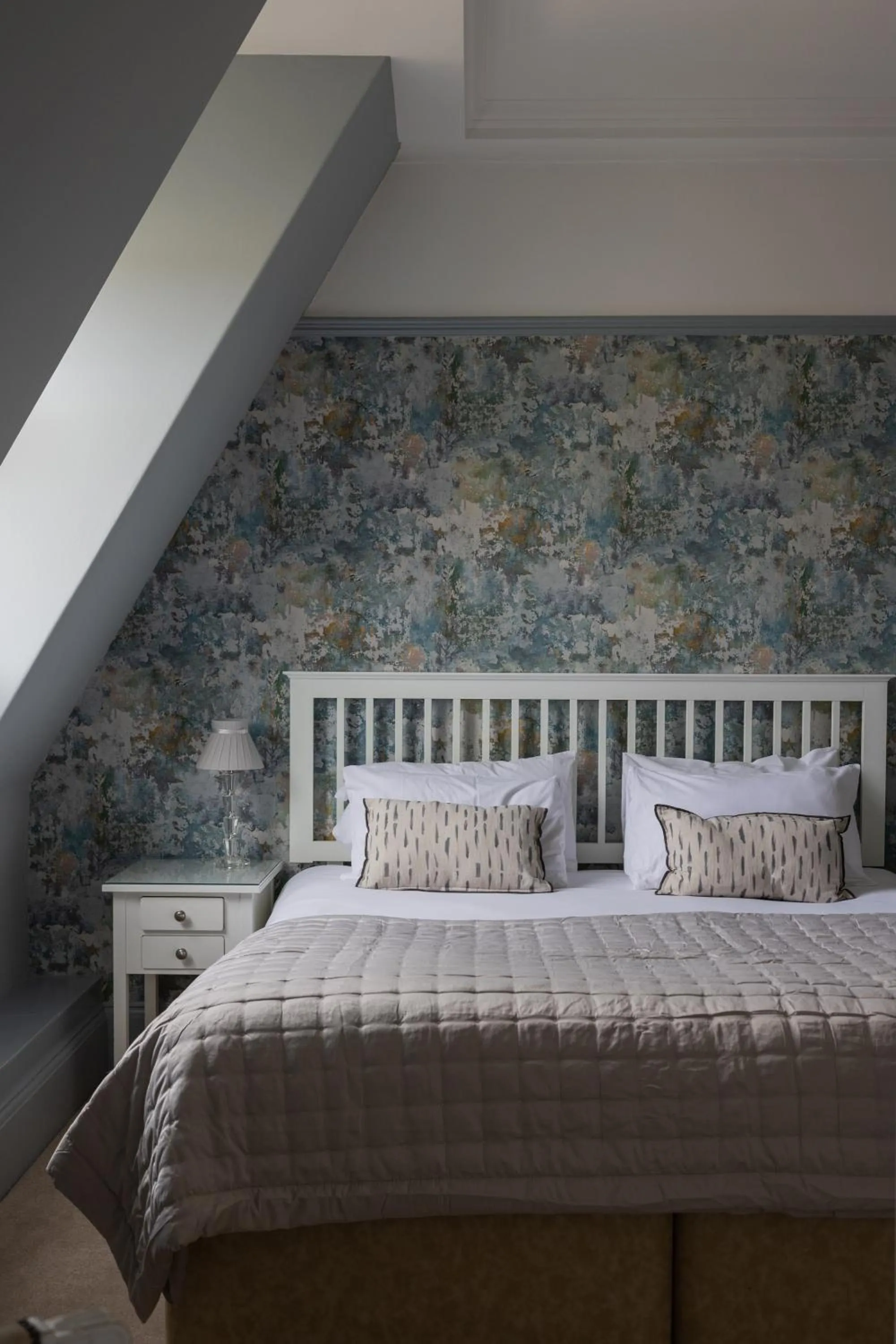 Bed in The Queens Hotel