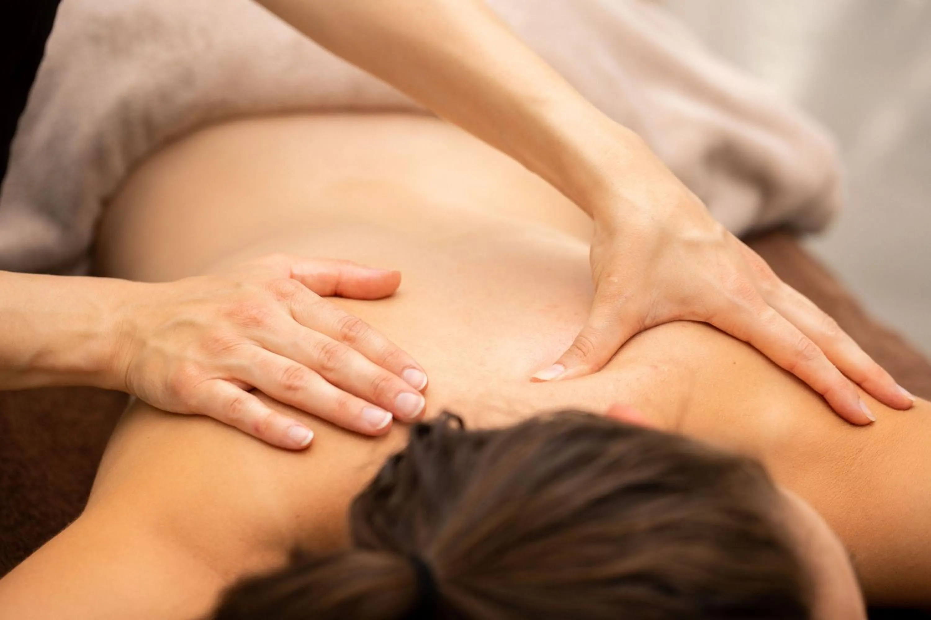 Massage in Logis Hôtel Domaine du Moulin Cavier - Restaurants & Spa