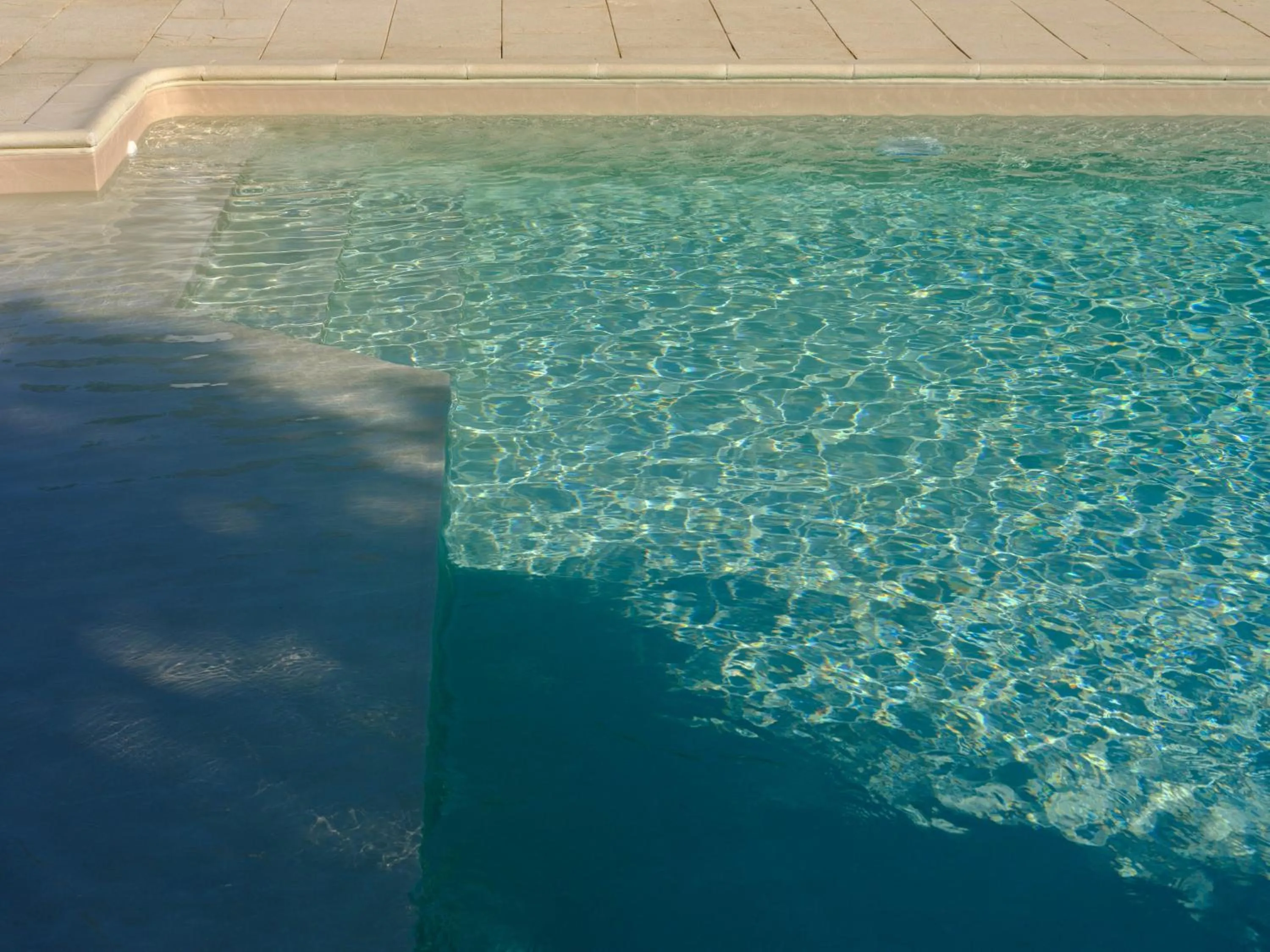 Swimming pool in Logis Hôtel Domaine du Moulin Cavier - Restaurants & Spa