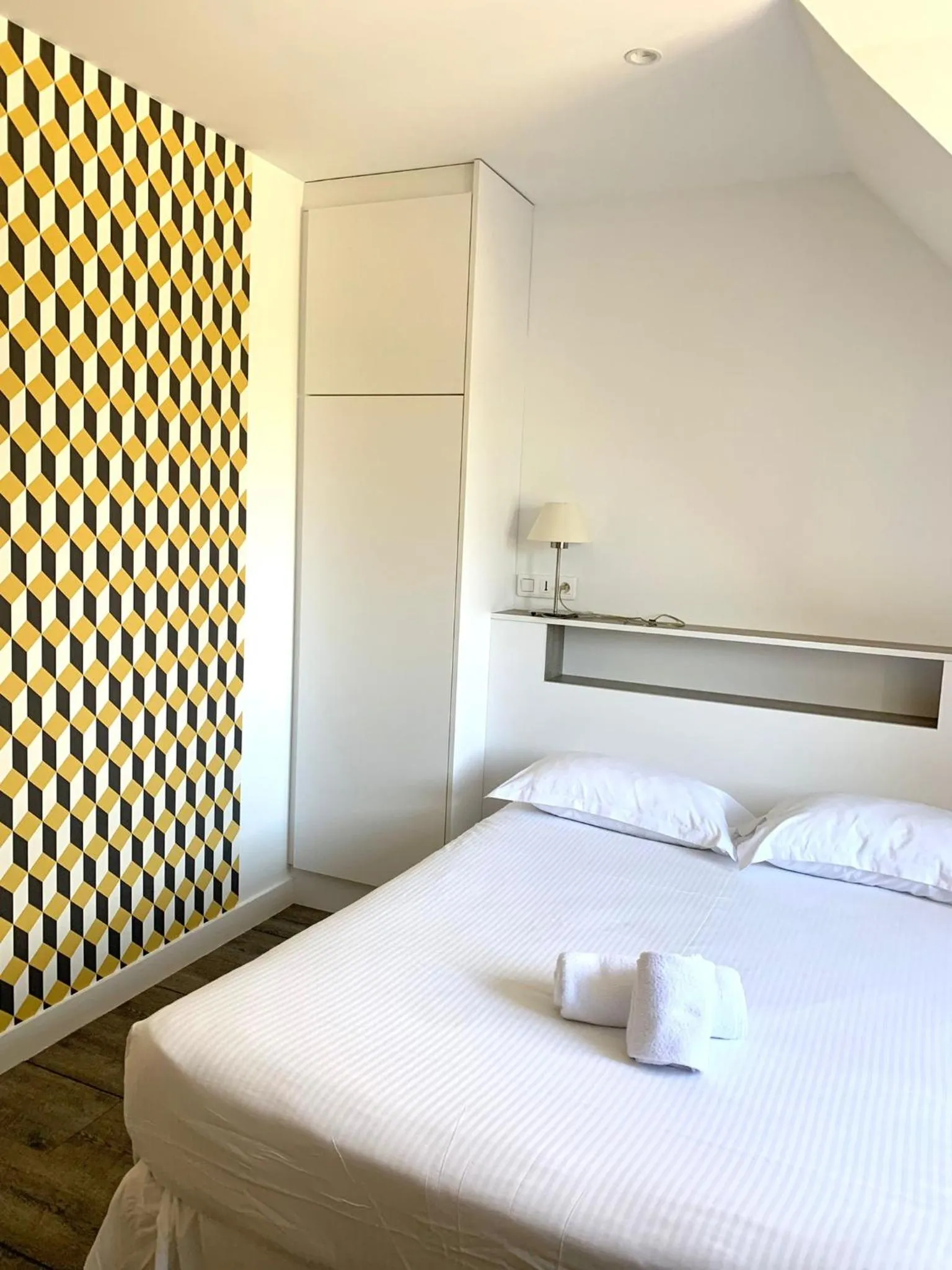 Bed in Logis Hôtel Domaine du Moulin Cavier - Restaurants & Spa