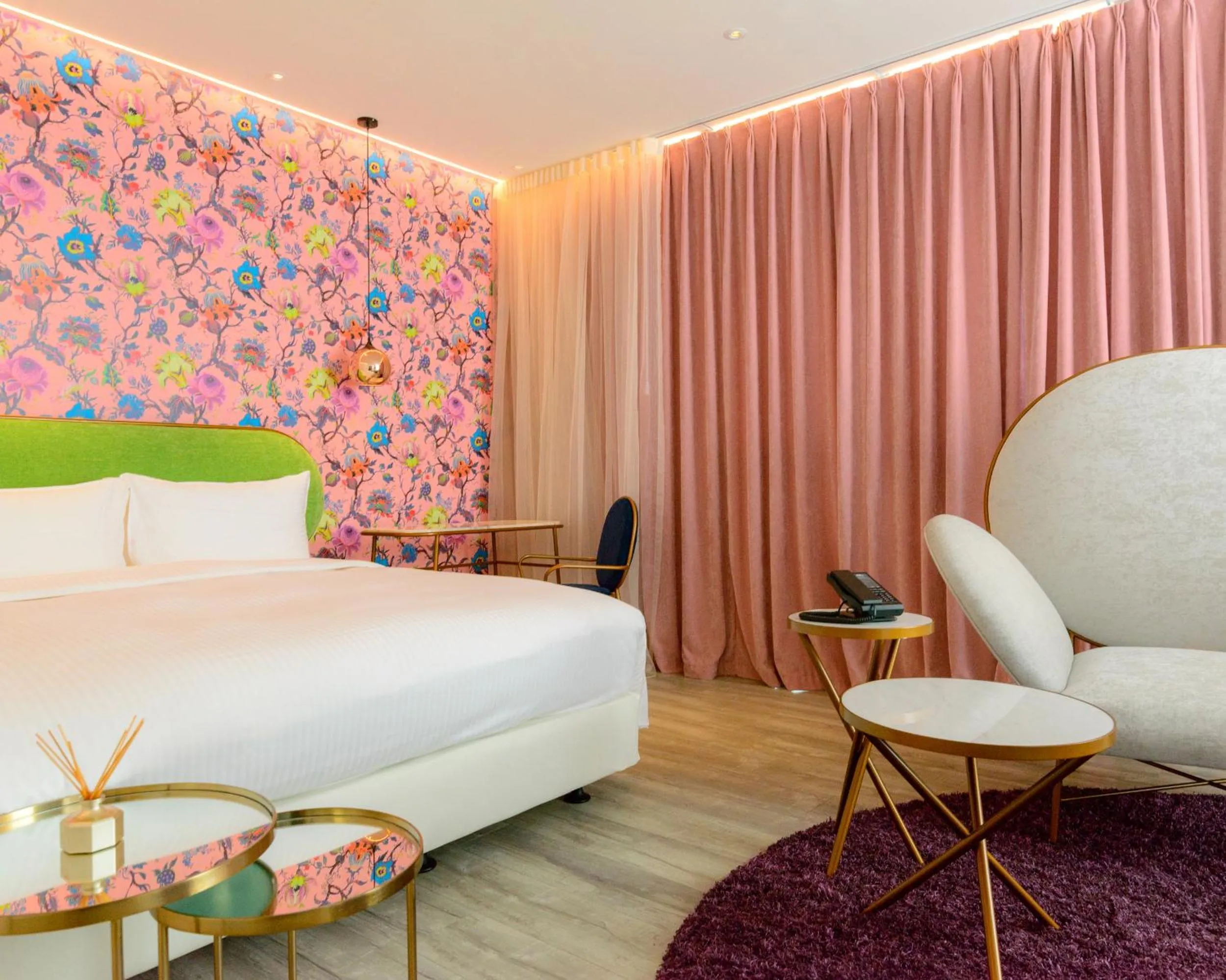 Photo of the whole room in Hotelpoispois