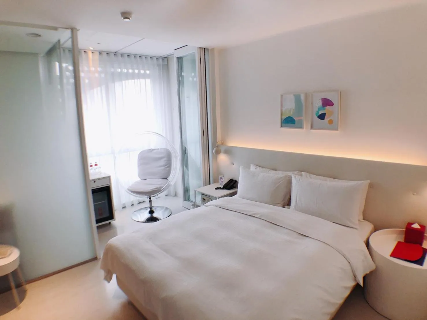 Photo of the whole room in Hotelpoispois