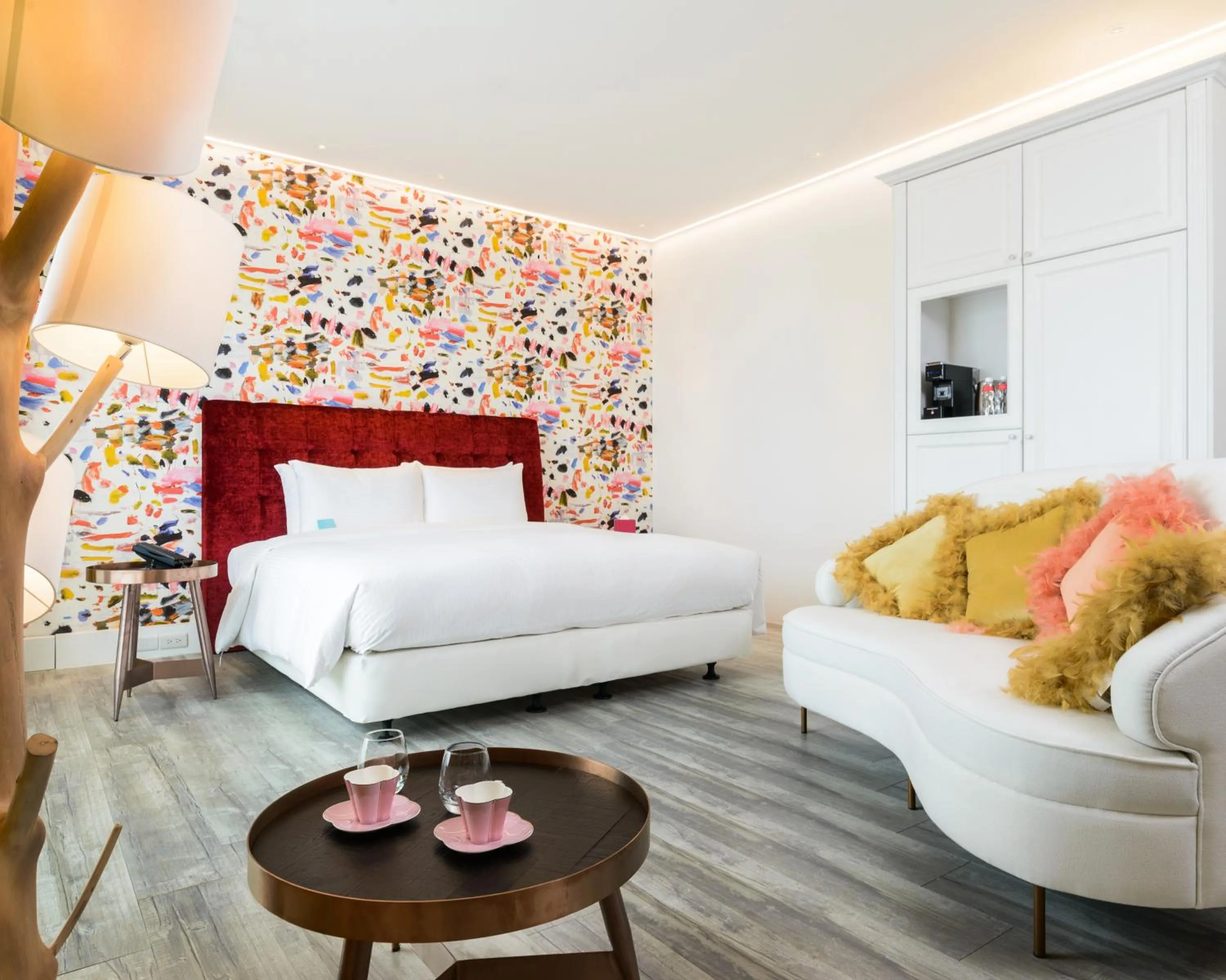 Photo of the whole room in Hotelpoispois