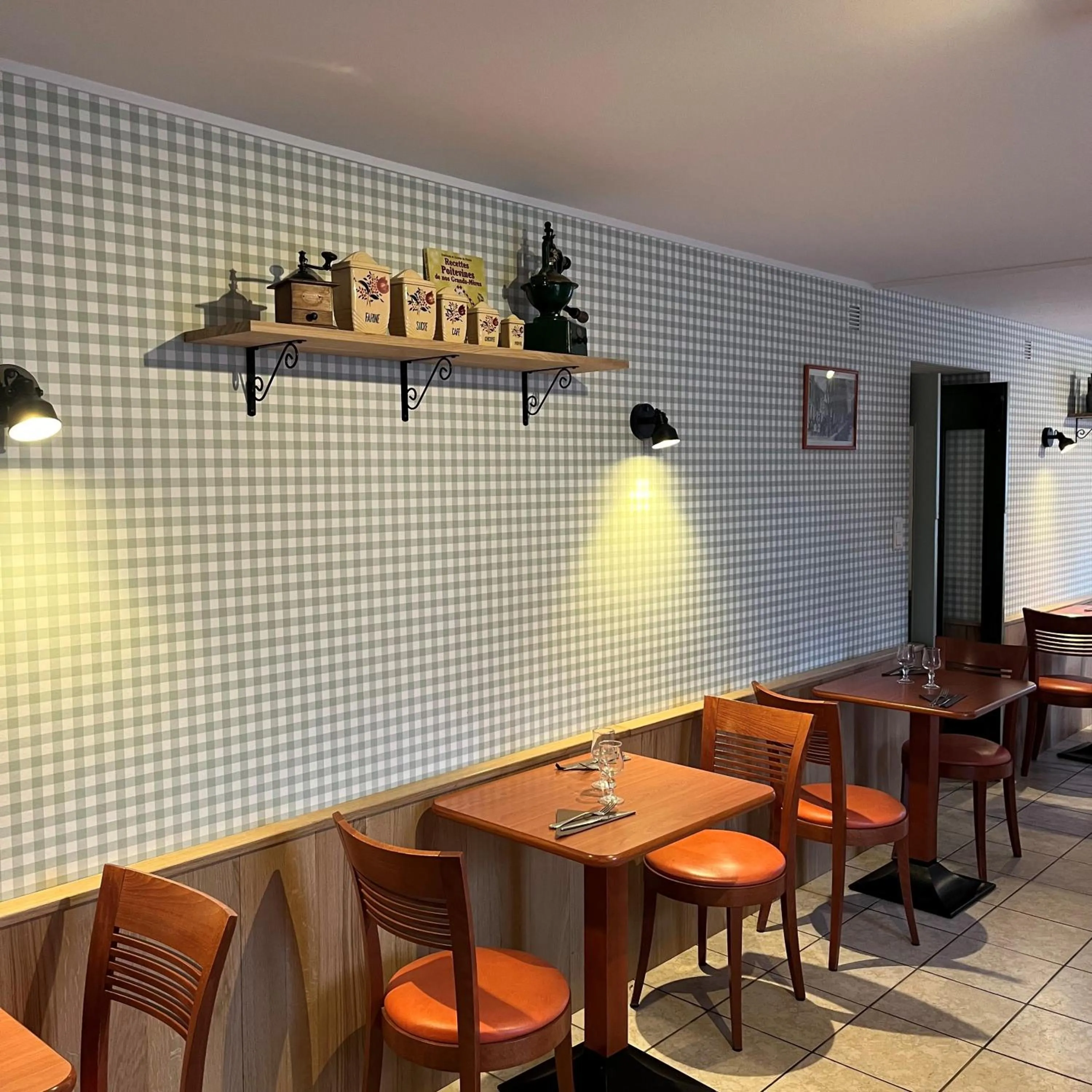 Logis Hôtel & Restaurant Le Cheval Blanc et Clovis