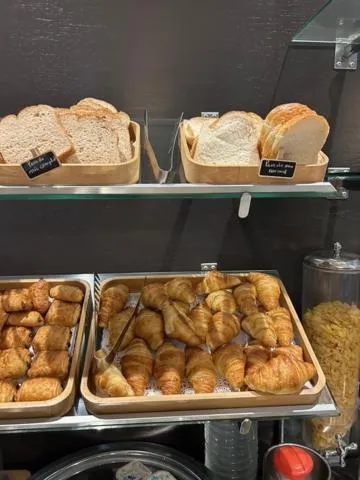 Breakfast in Logis Hôtel restaurant Horizon 117