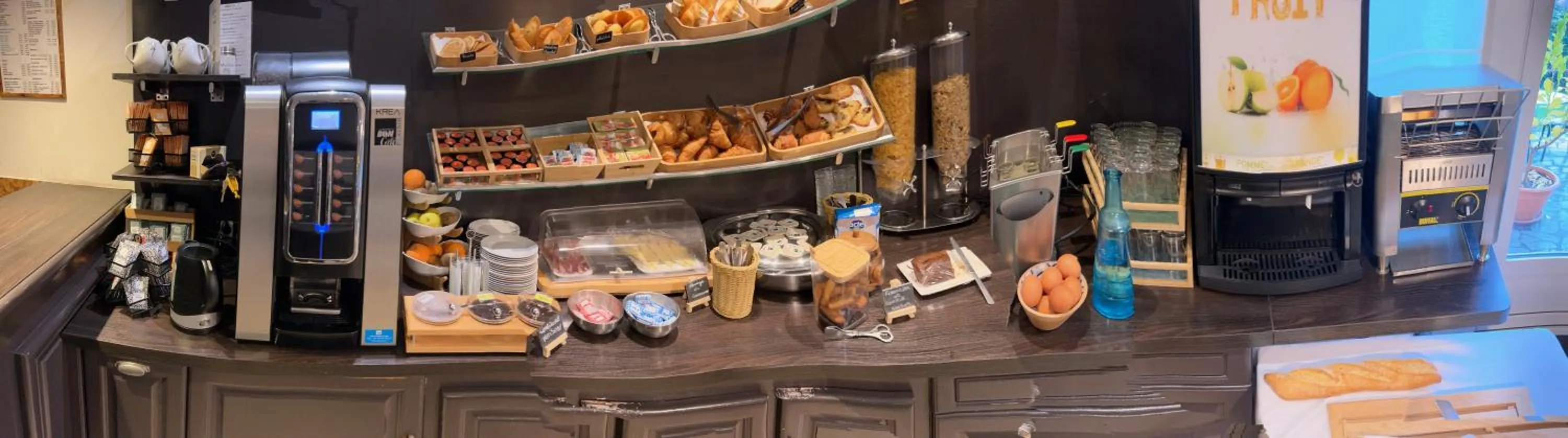 Breakfast in Logis Hôtel restaurant Horizon 117