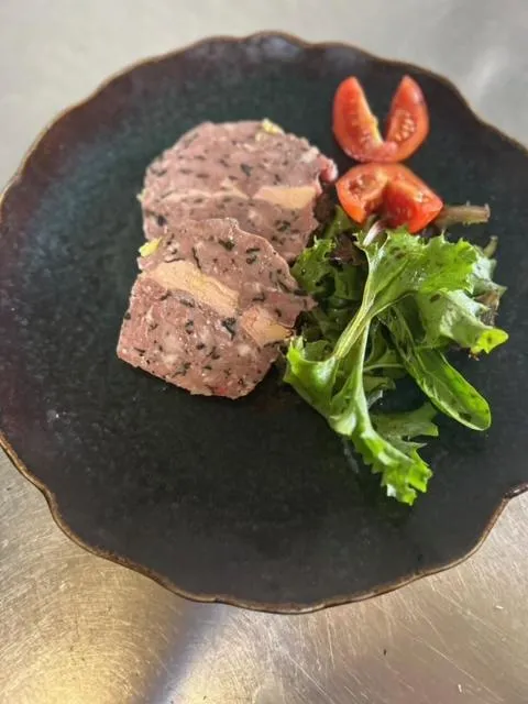 Food and drinks in Logis Hôtel restaurant Horizon 117