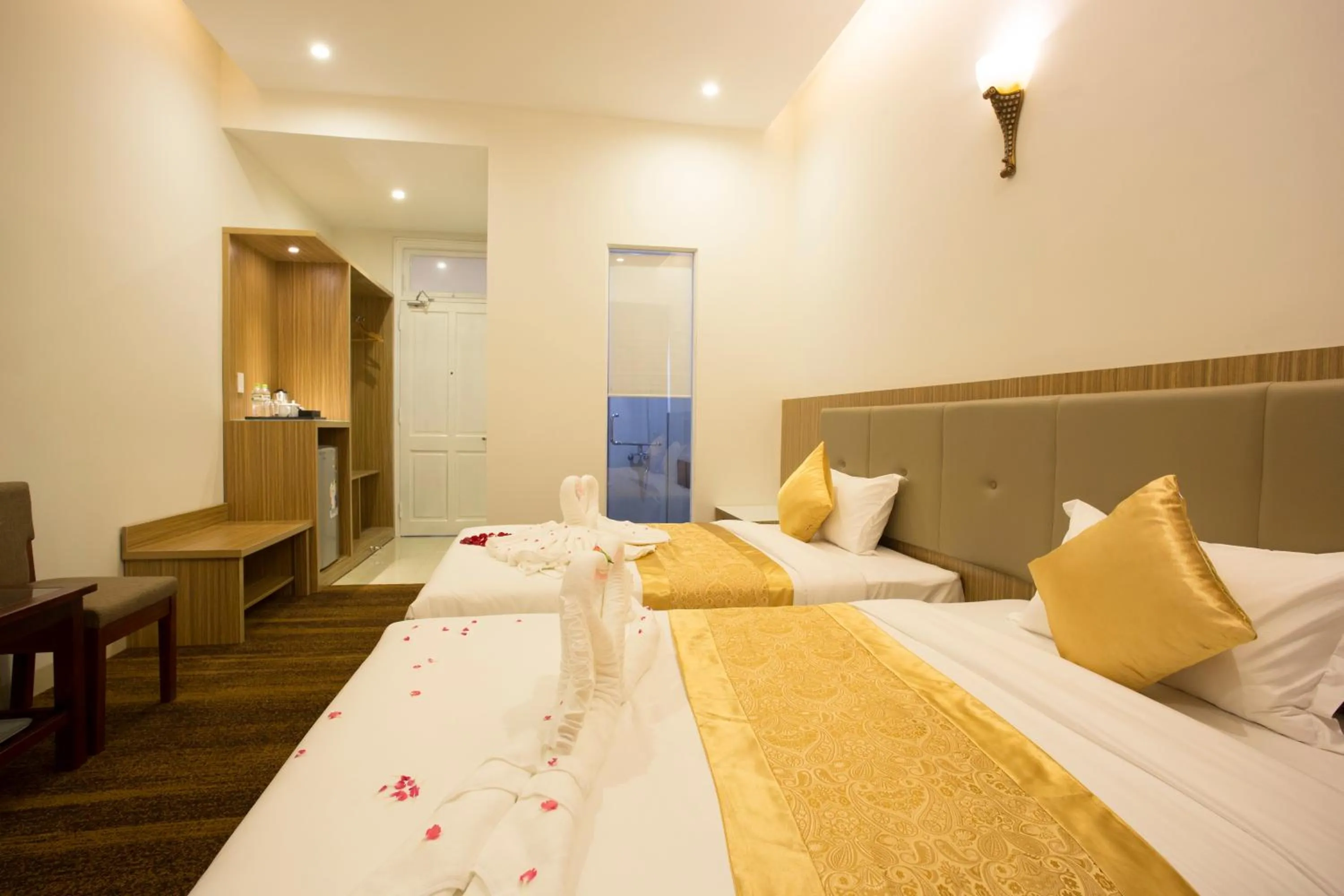 Bed in Red Palace Hotel