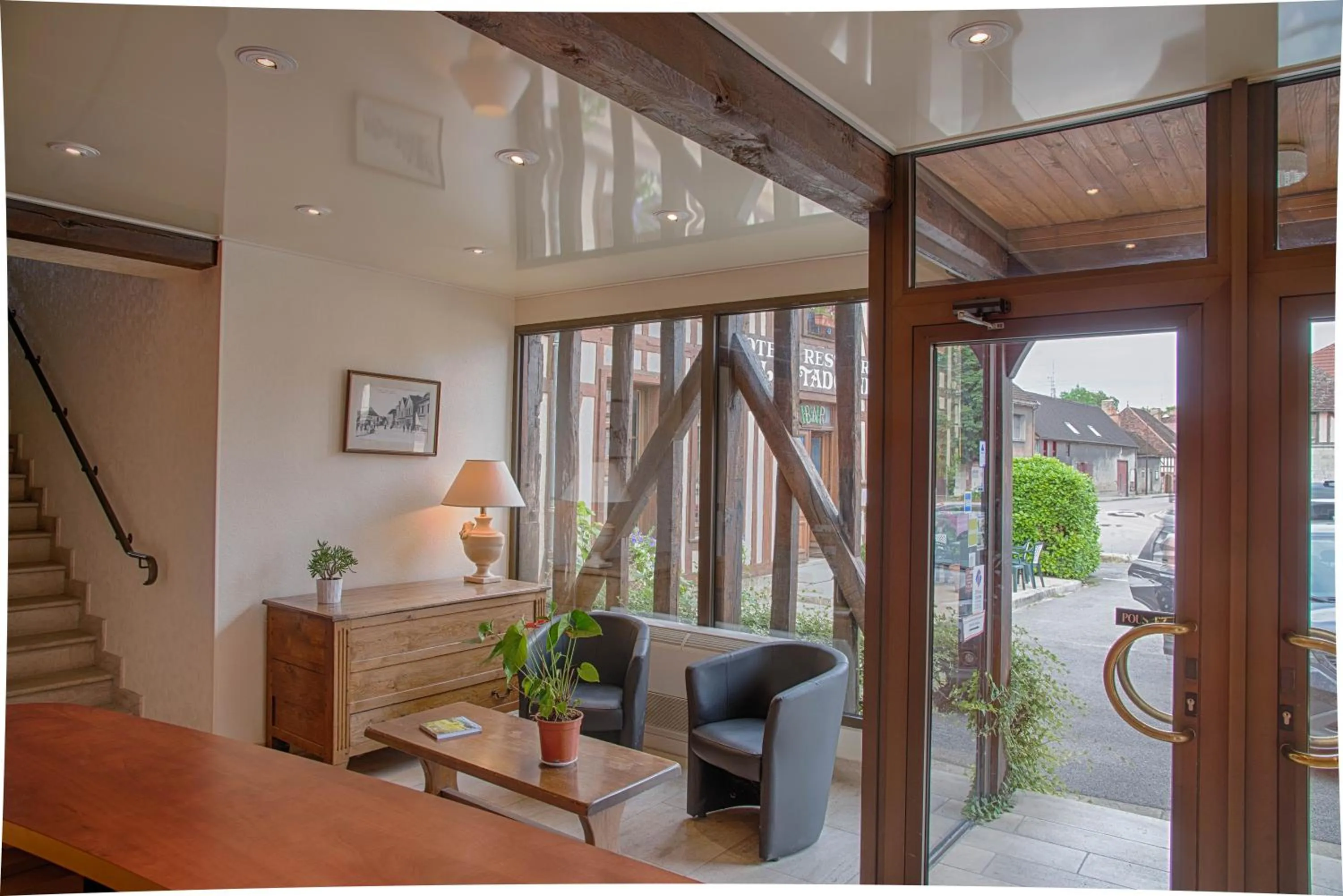 Lobby or reception in Logis Le Tadorne