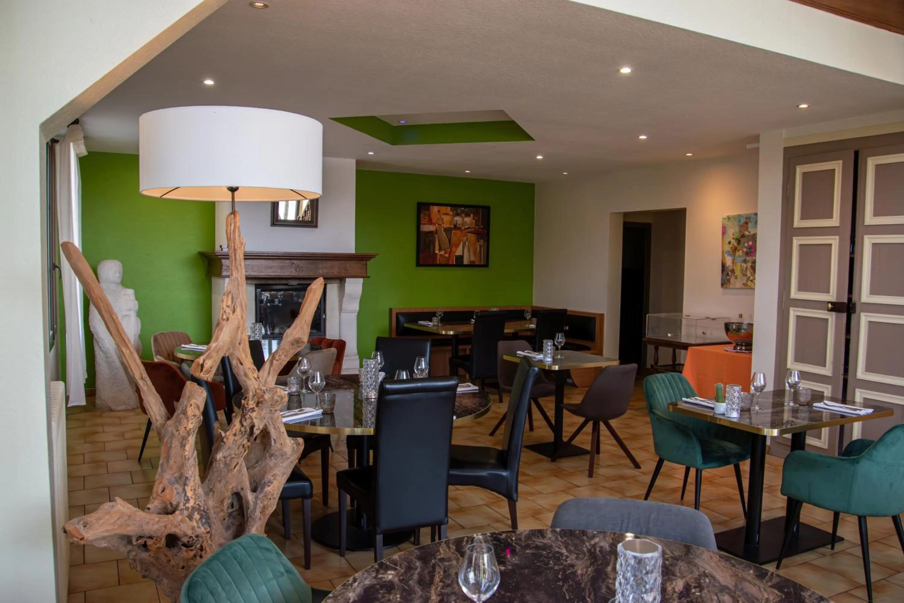 Restaurant/places to eat in Logis Le Tadorne