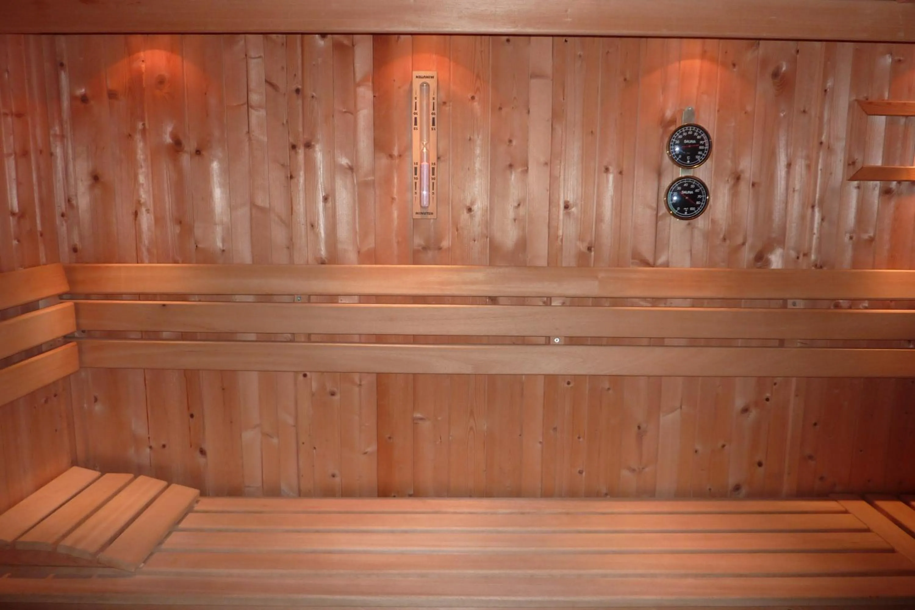 Spa and wellness centre/facilities in Logis Le Tadorne