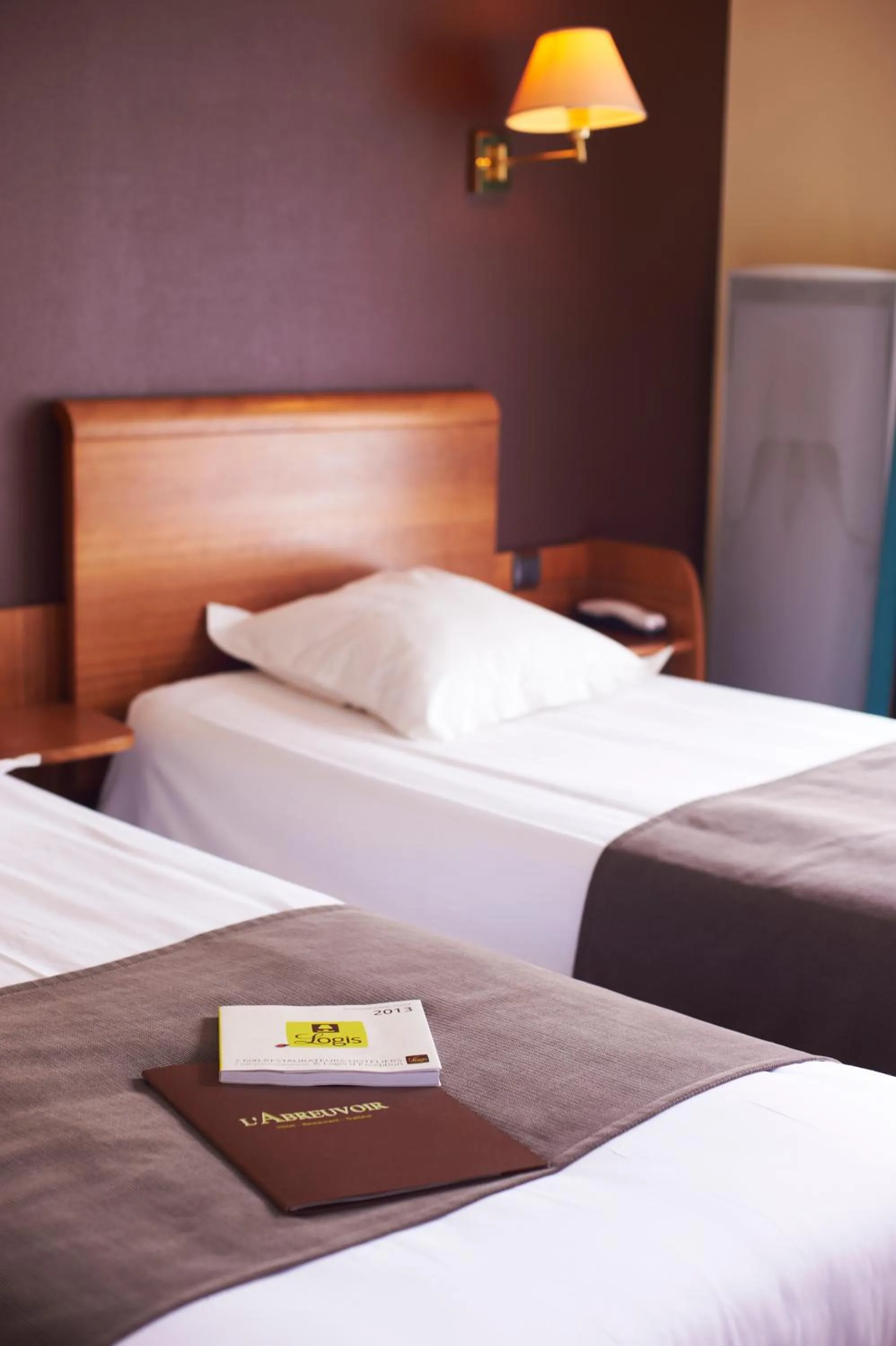 Bed in Logis L'Abreuvoir