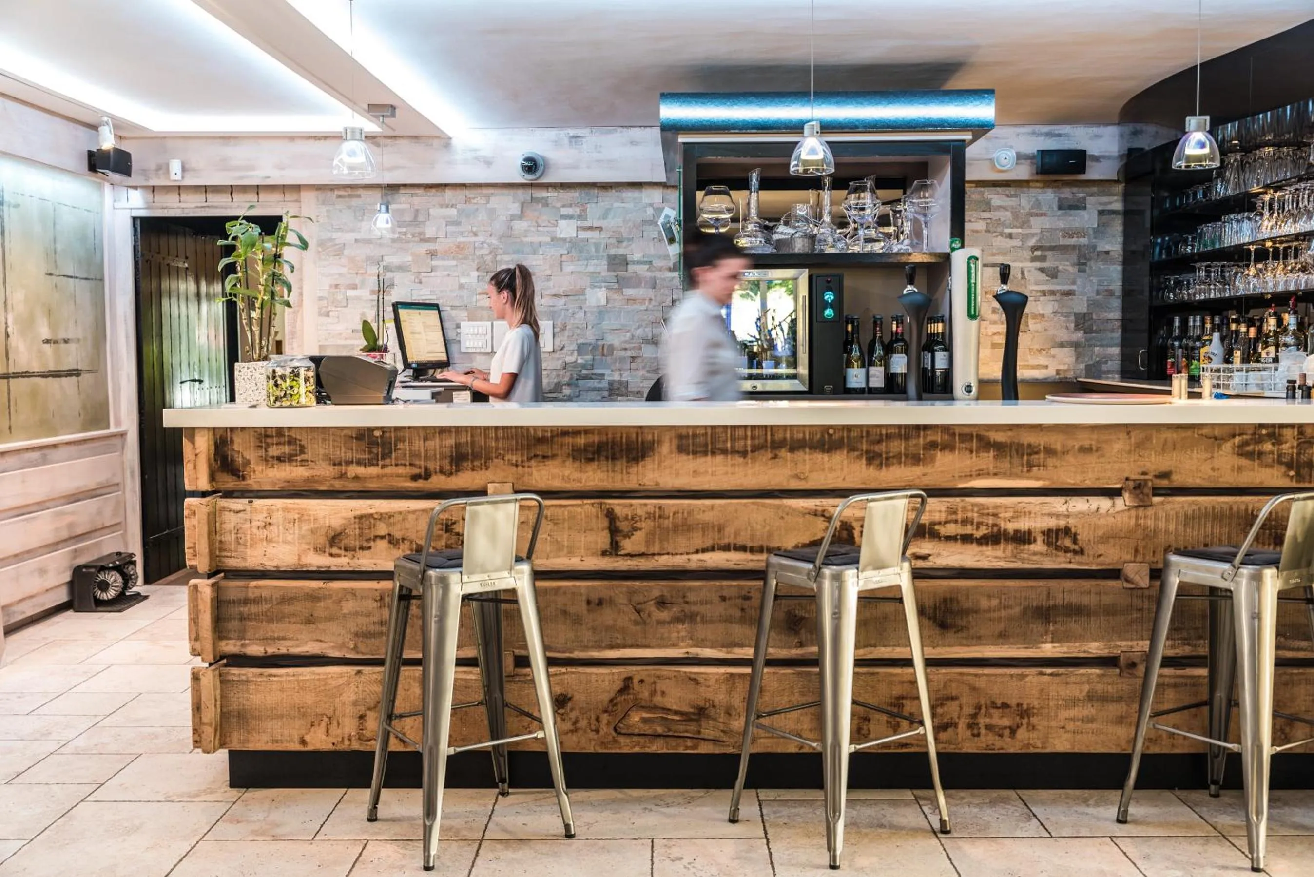 Lounge or bar in Logis L'Abreuvoir