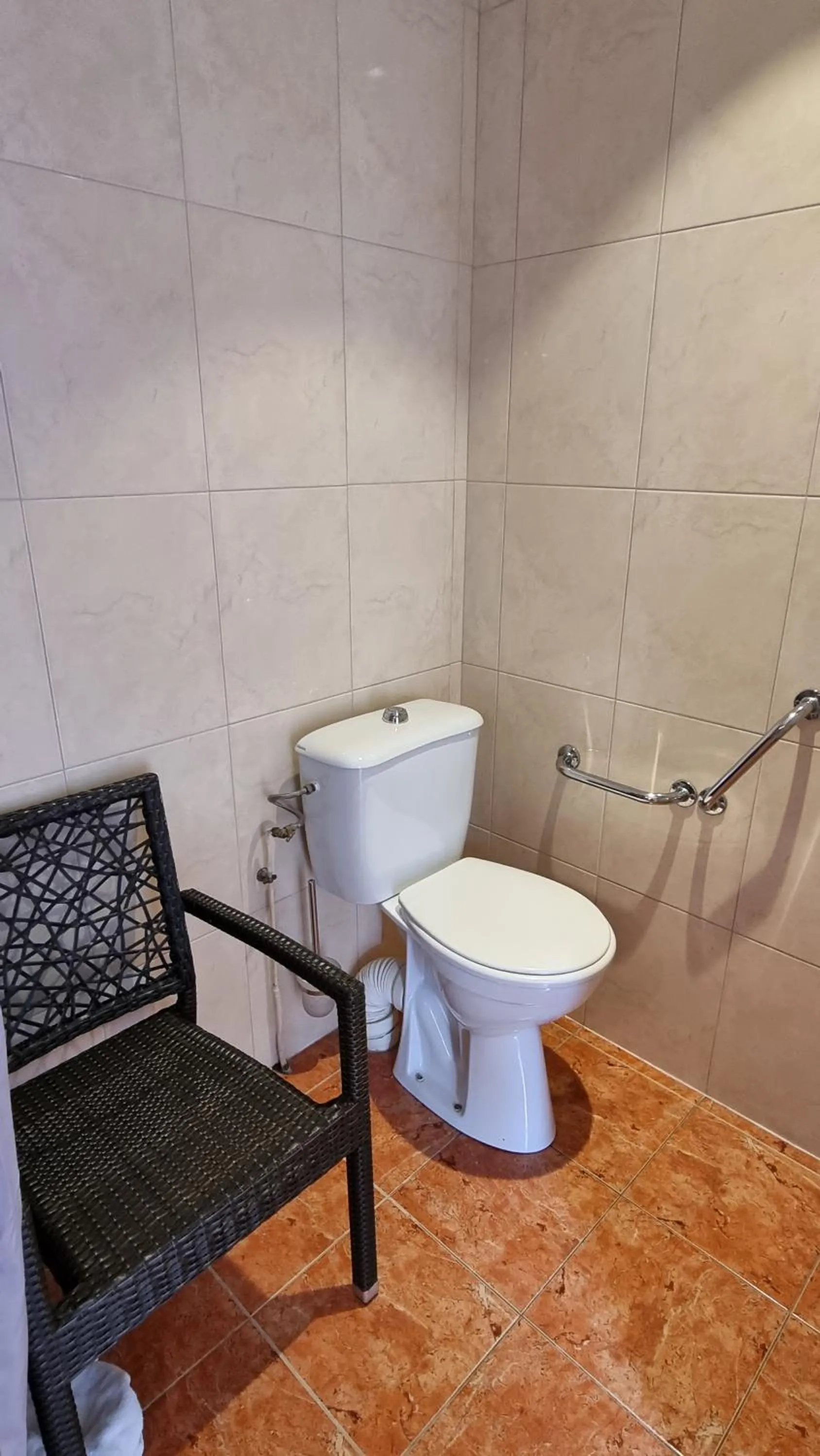 Toilet in Logis L'Abreuvoir