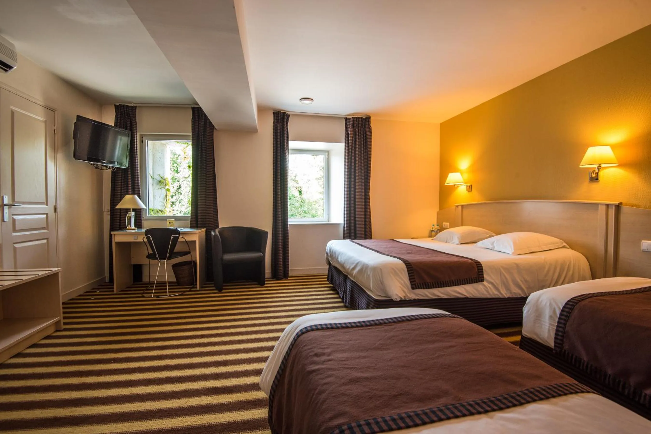 Bedroom, Bed in Logis L'Abreuvoir