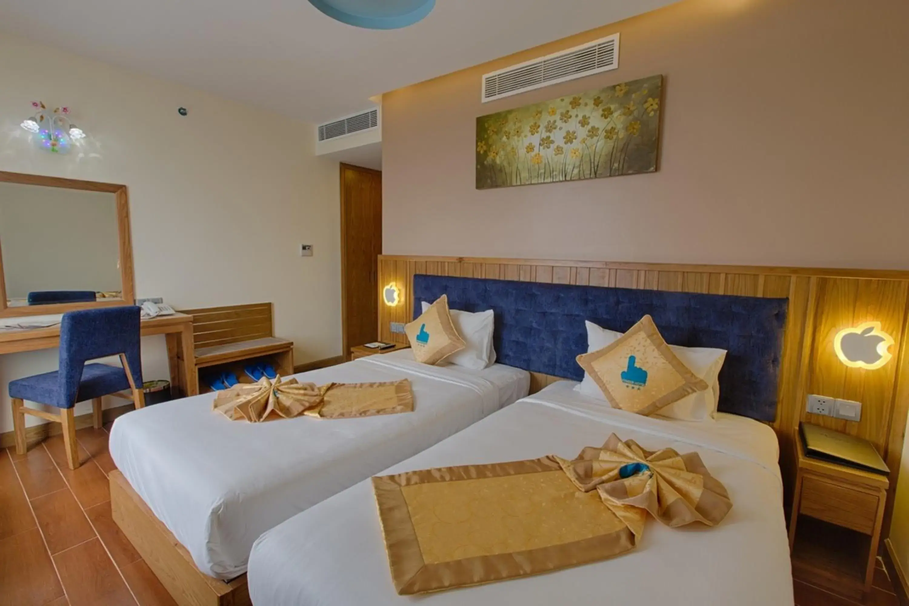 Deluxe Twin Room with Partial Sea View in FIVITEL King Deluxe Twin Room with Partial Sea View in FIVITEL King