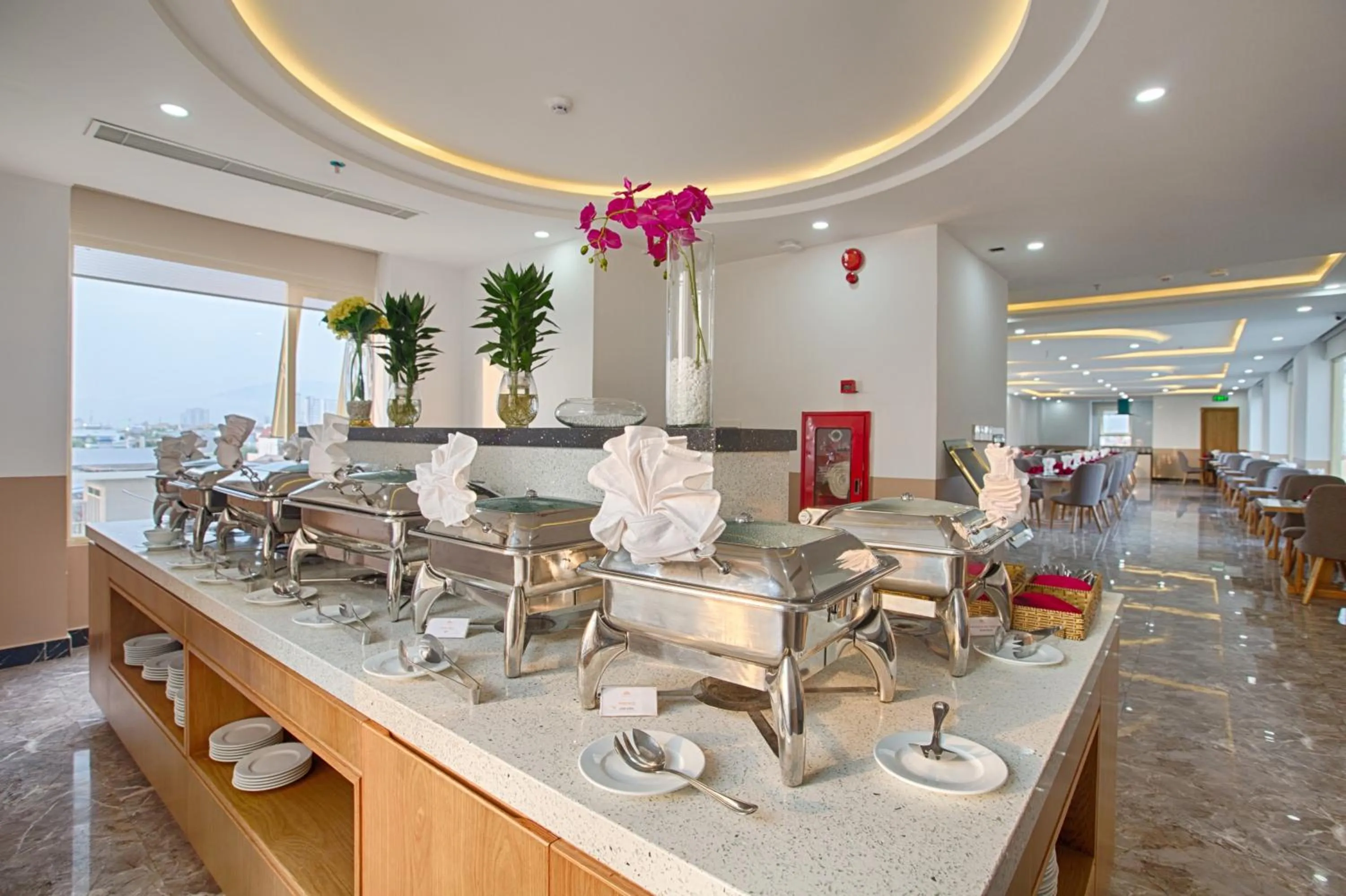 Restaurant/places to eat in ANFADA Hotel Danang