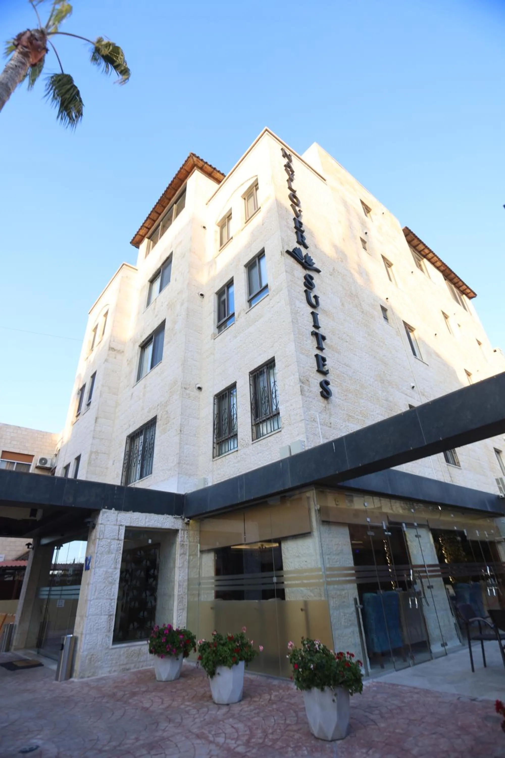 Property building in Naylover Hotel Suites