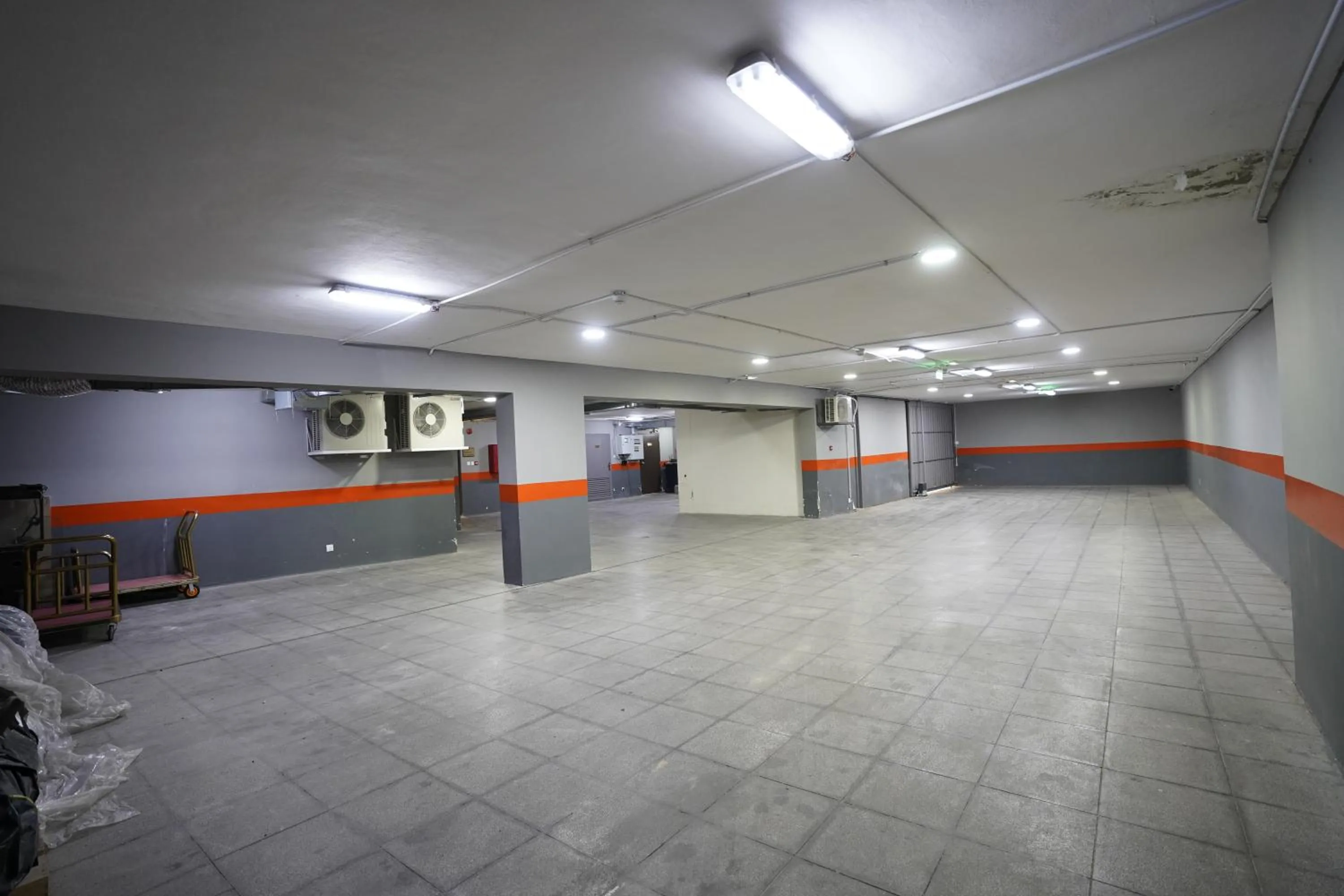 Parking in Naylover Hotel Suites