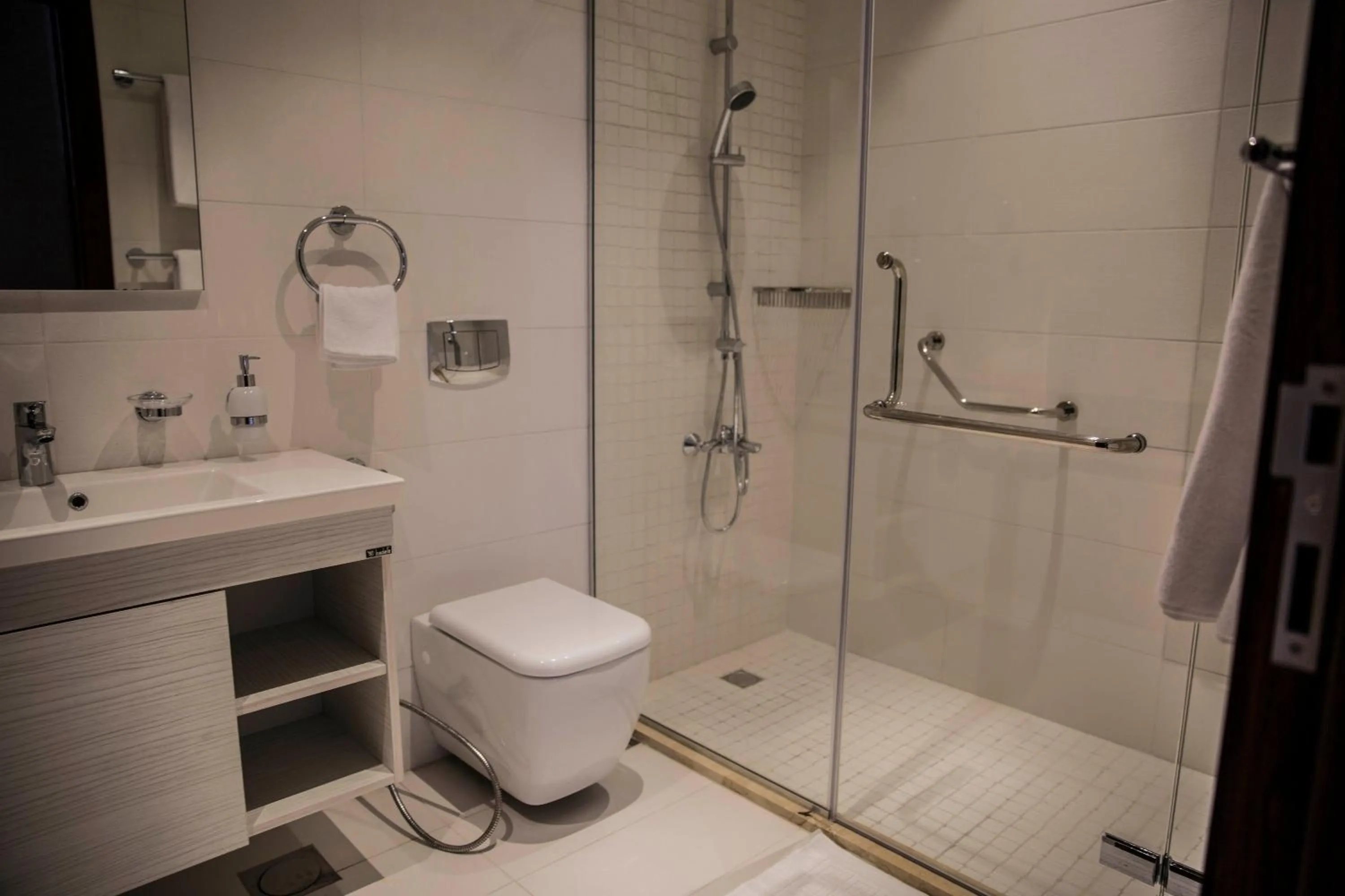 Bathroom in Naylover Hotel Suites