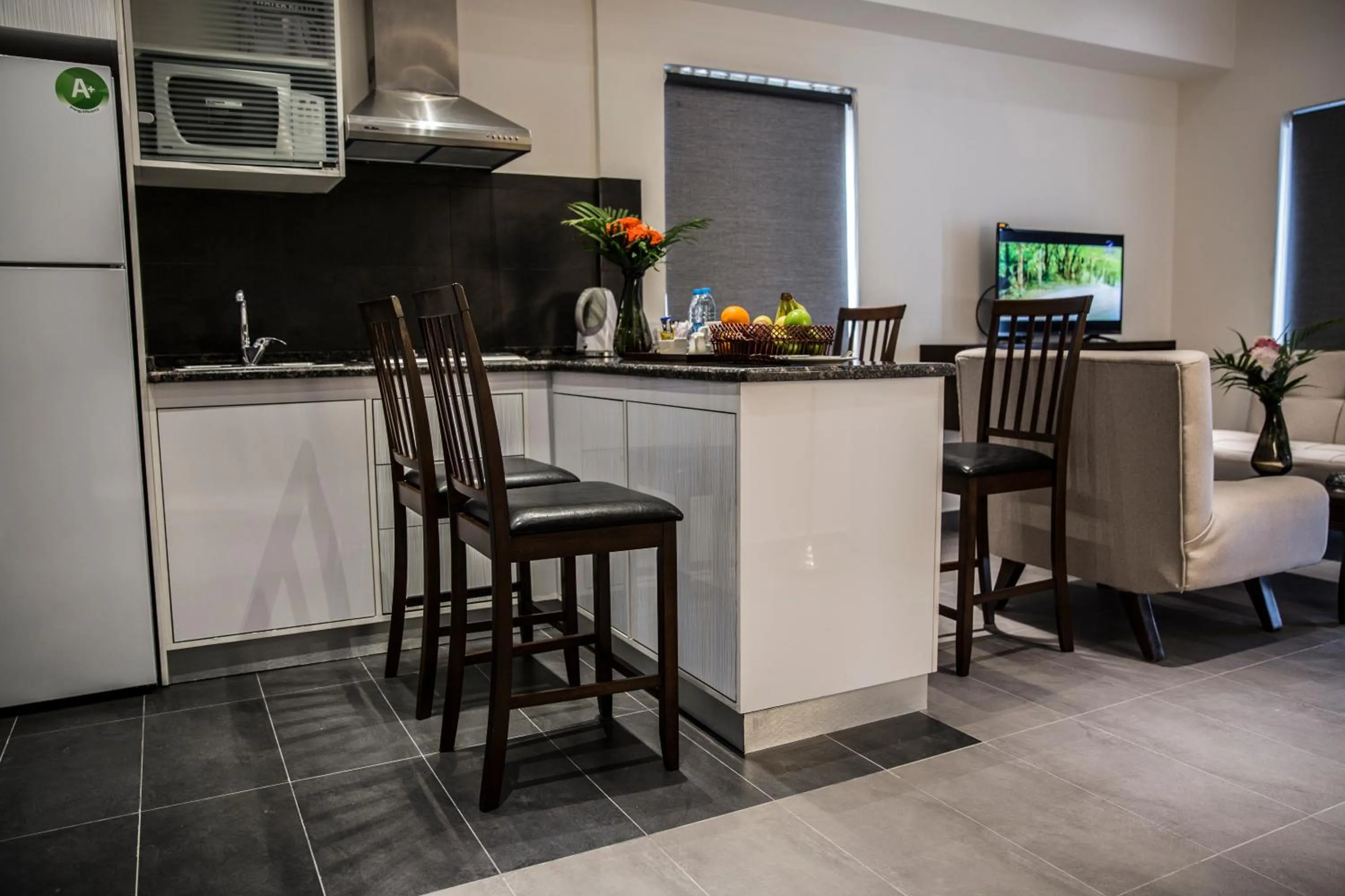 Dining area in Naylover Hotel Suites