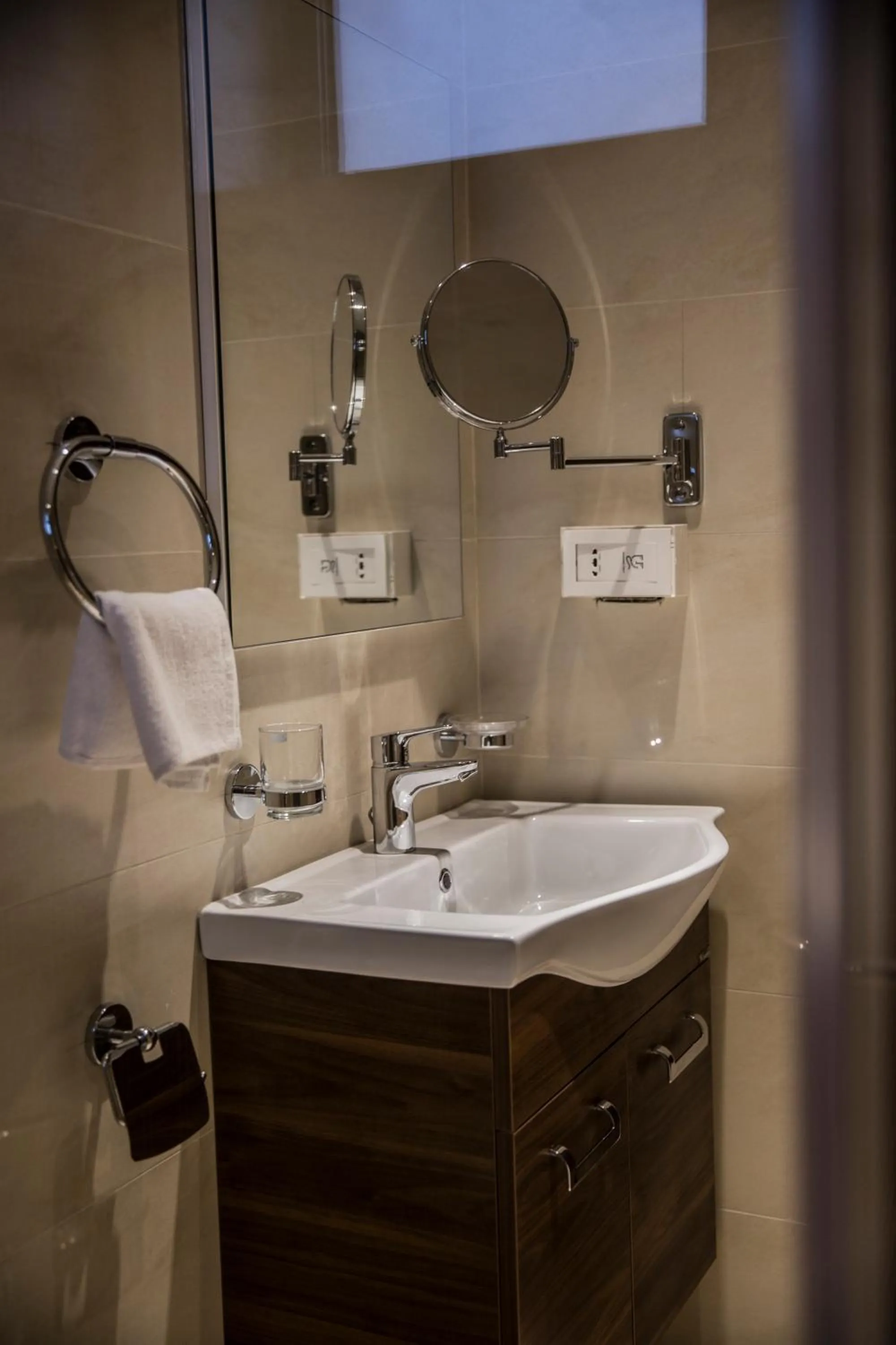 Bathroom in Naylover Hotel Suites