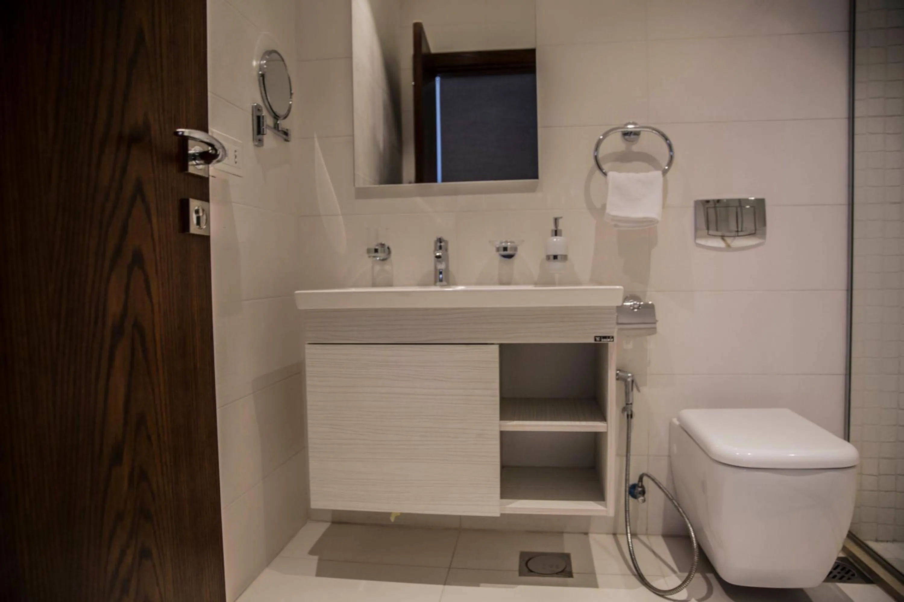 Toilet in Naylover Hotel Suites