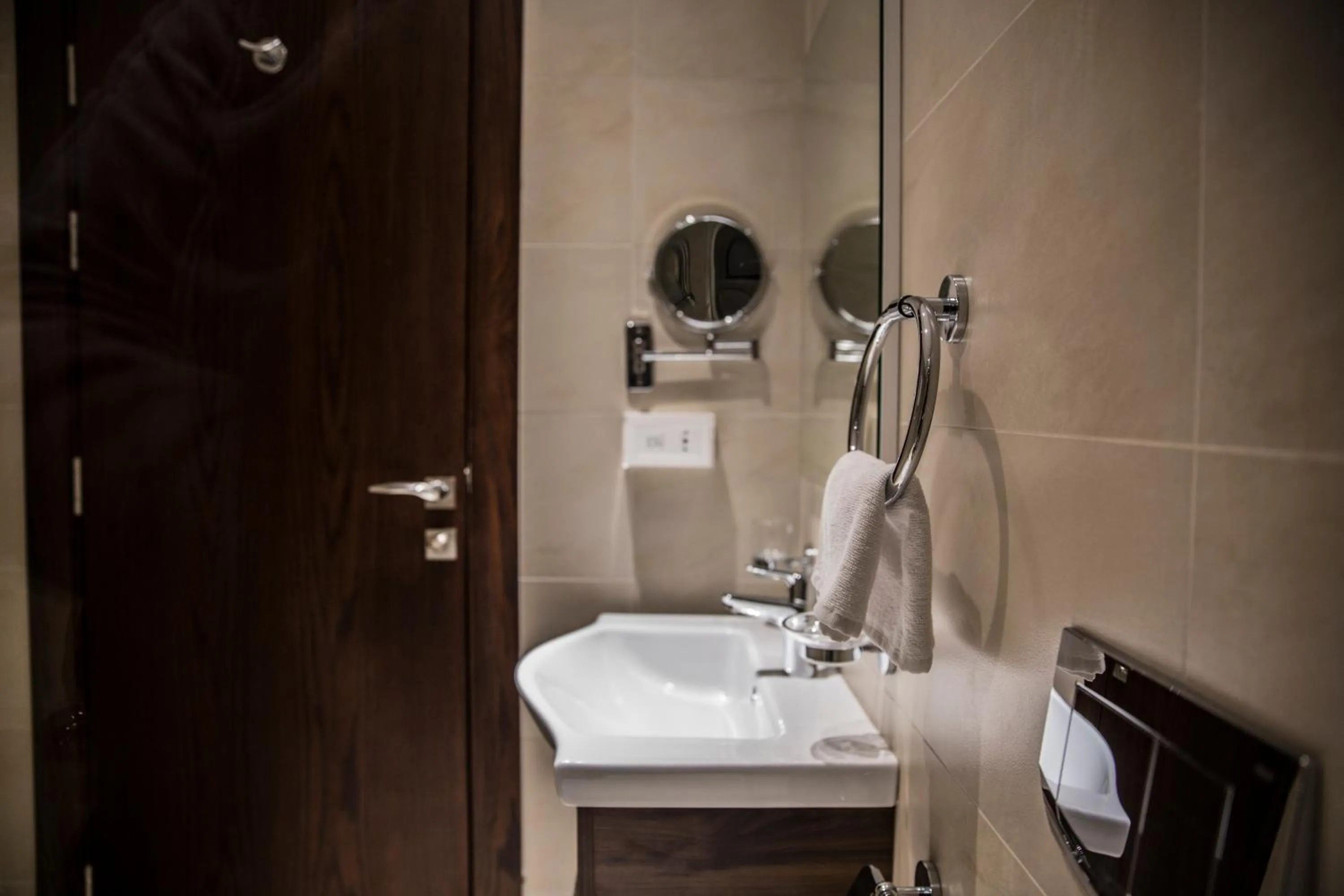 Bathroom in Naylover Hotel Suites