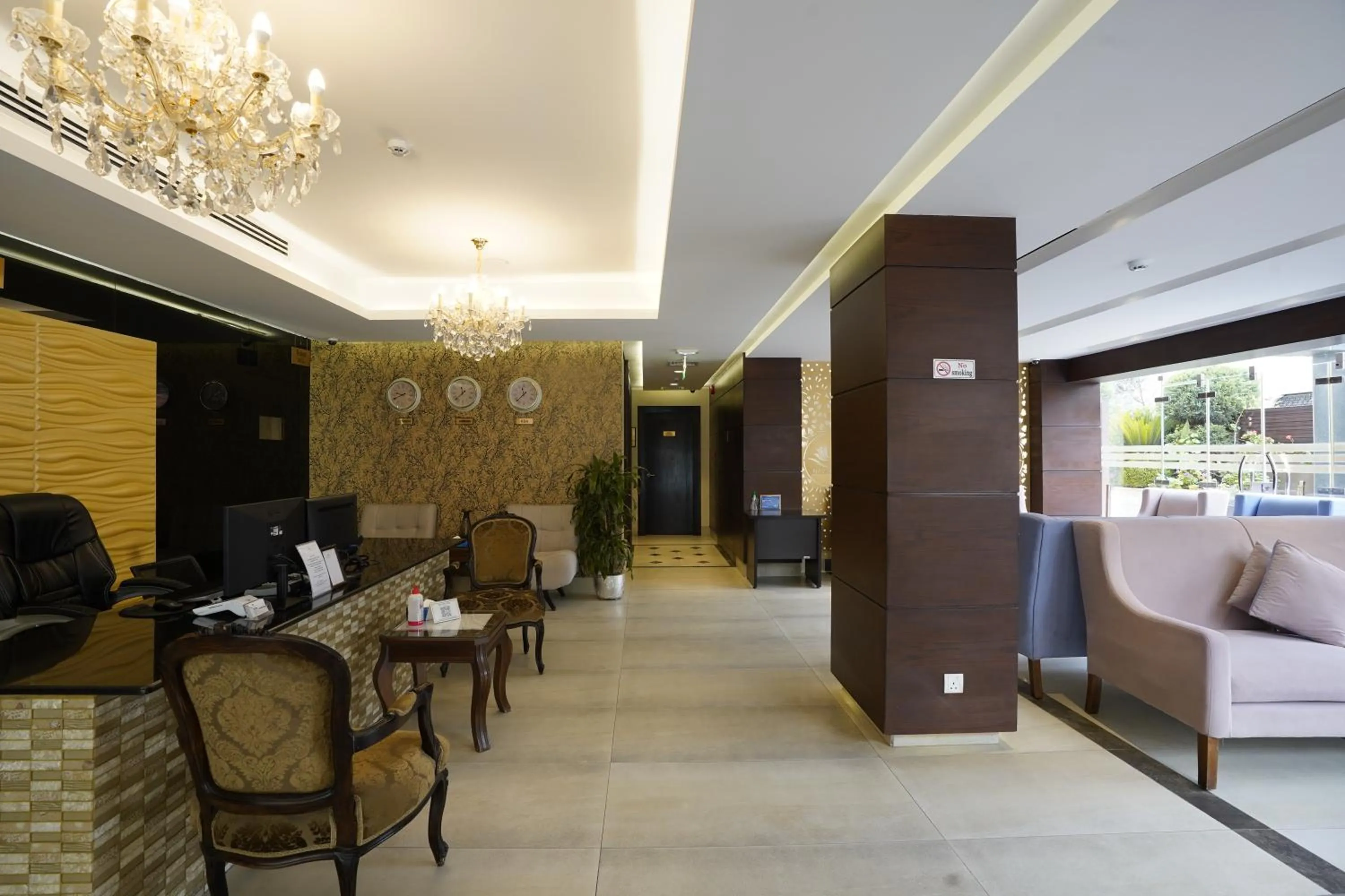 Lobby or reception in Naylover Hotel Suites