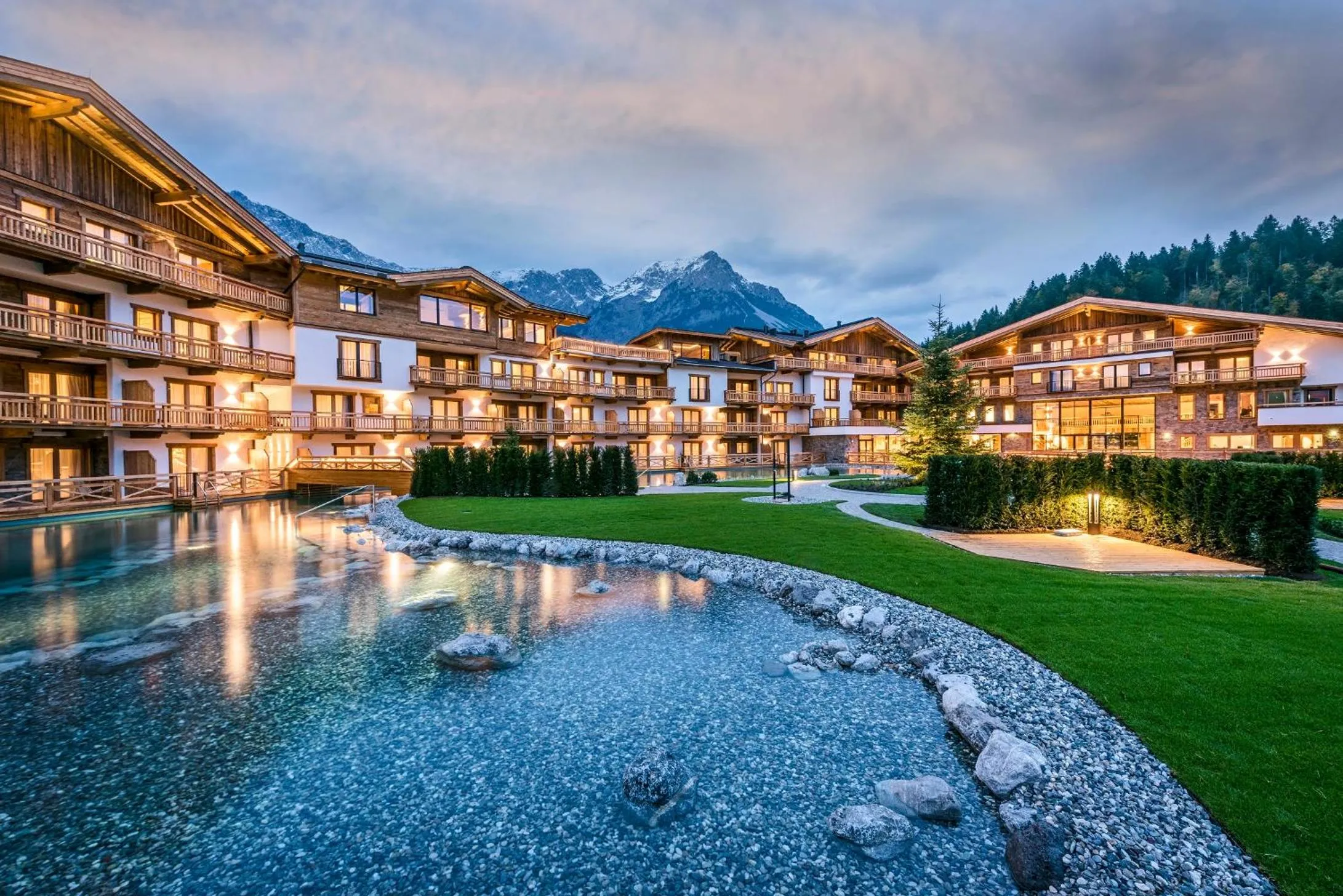 Property building in Kaiserlodge