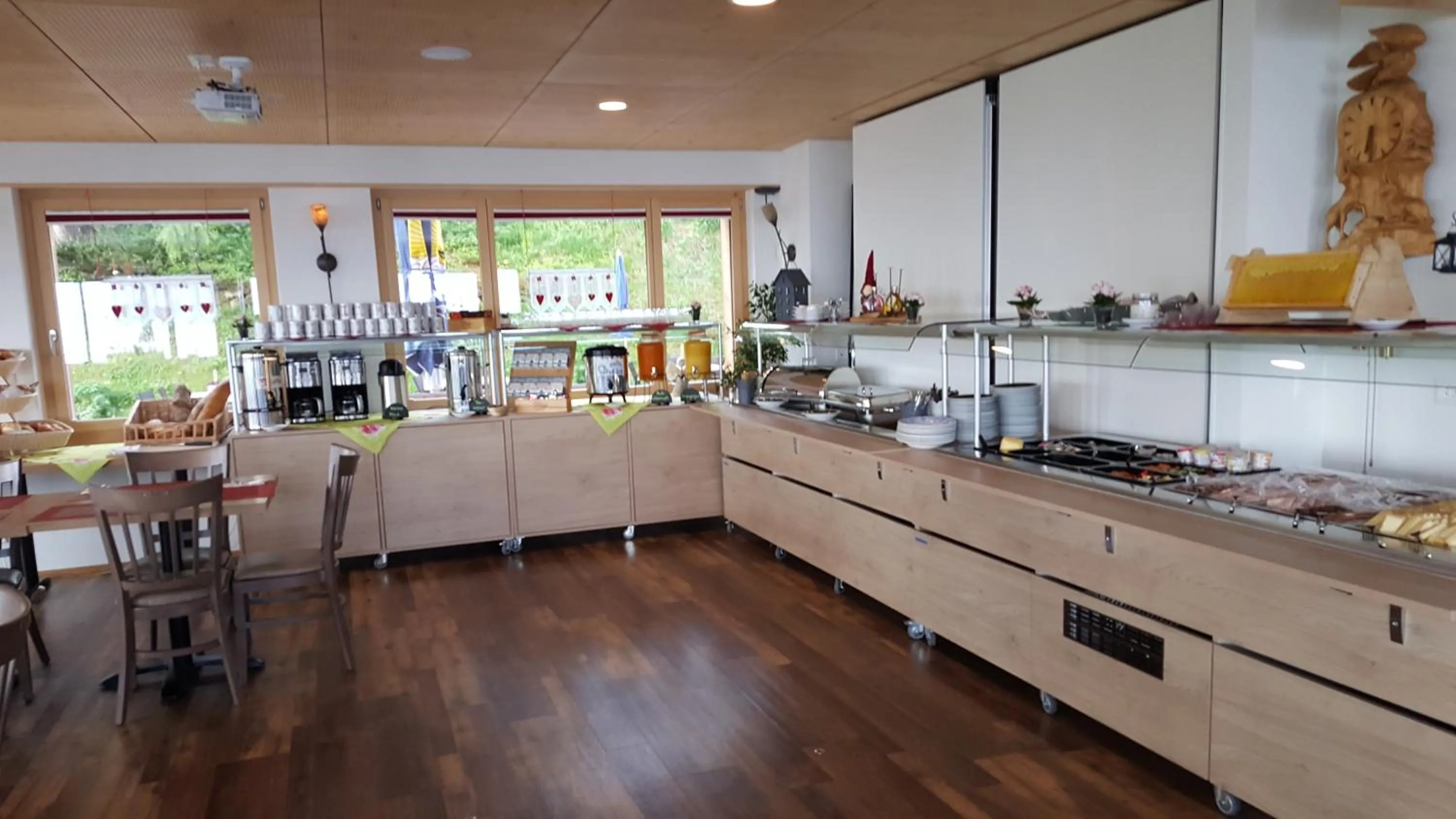 Buffet breakfast in Berghotel Schonhalden