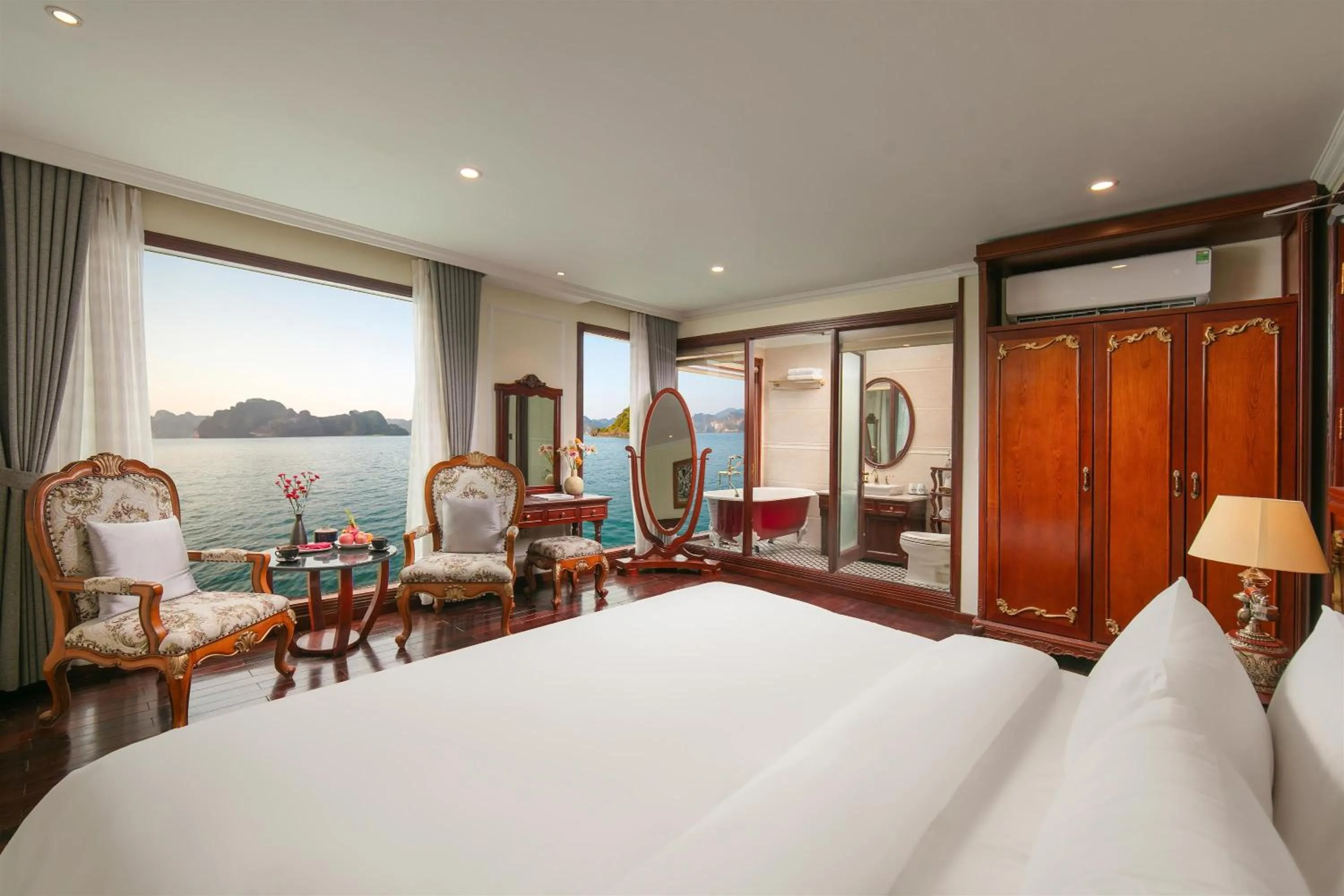 View (from property/room), Bed in Emperor Cruises Legacy Ha Long