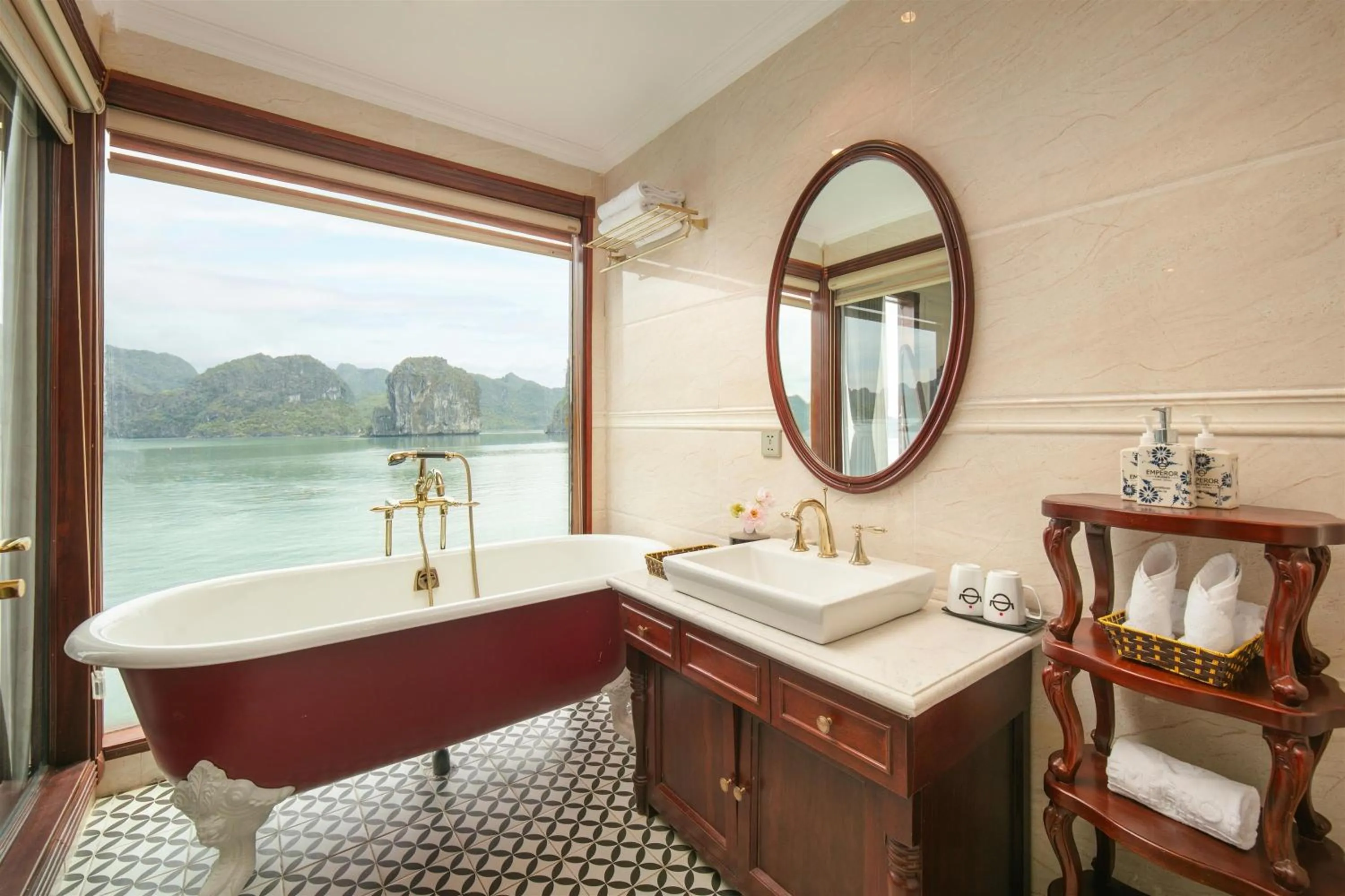 Bath in Emperor Cruises Legacy Ha Long