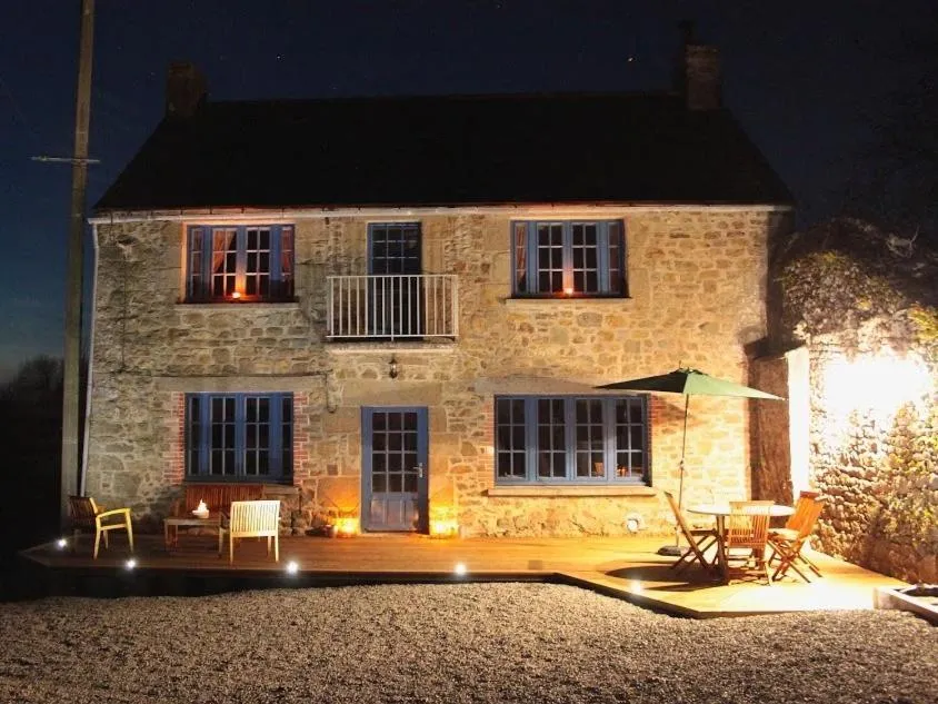 Property building in La Petite Ville Aze