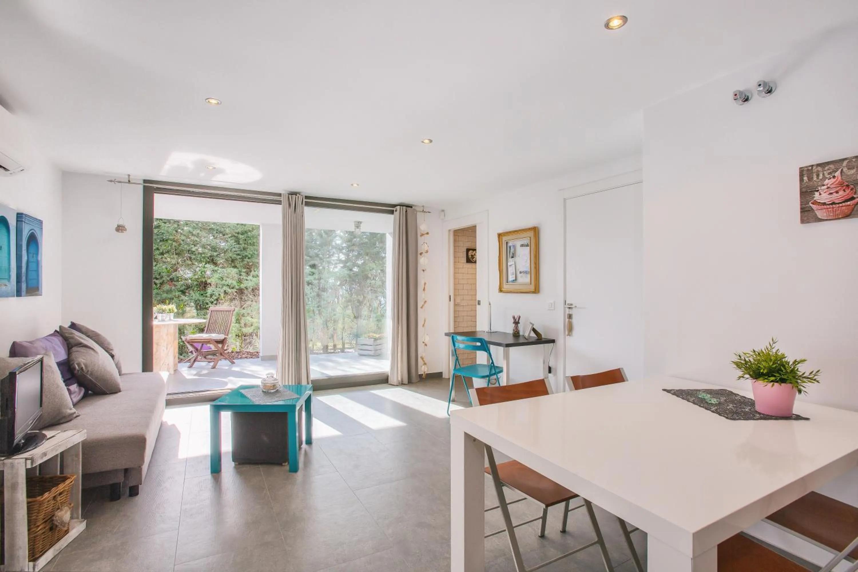 TV and multimedia in Flateli Montjuïc