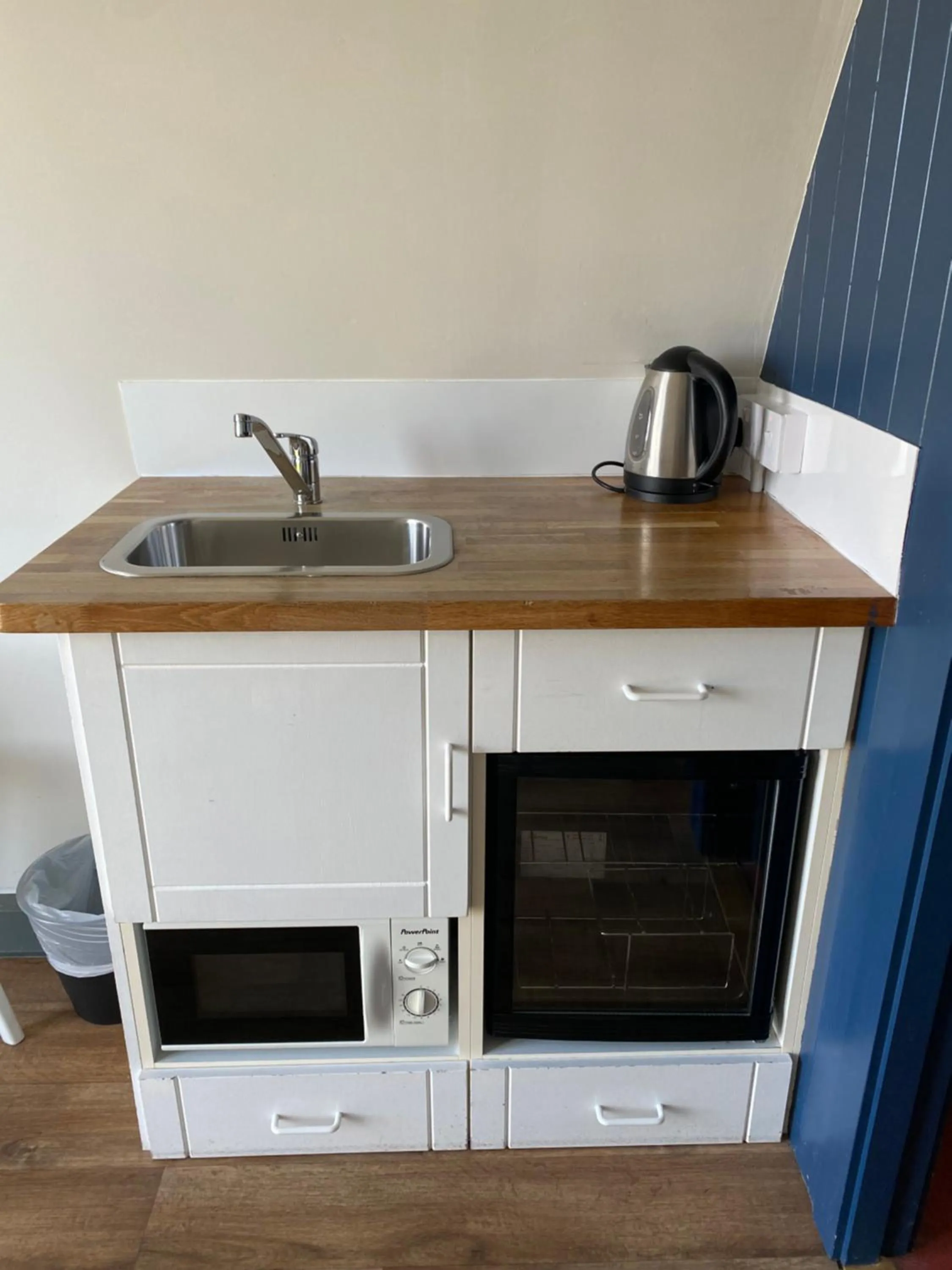 Kitchen or kitchenette in Aran Islands Camping & Glamping