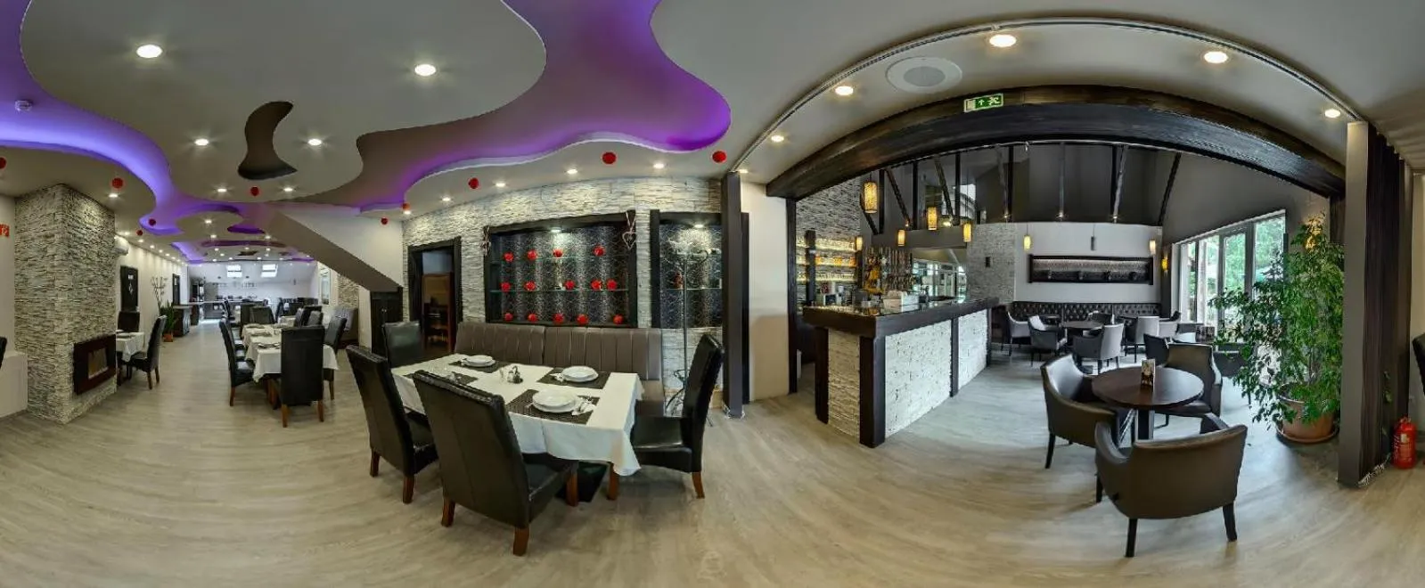 Restaurant/places to eat in Oázis Wellness Panzio