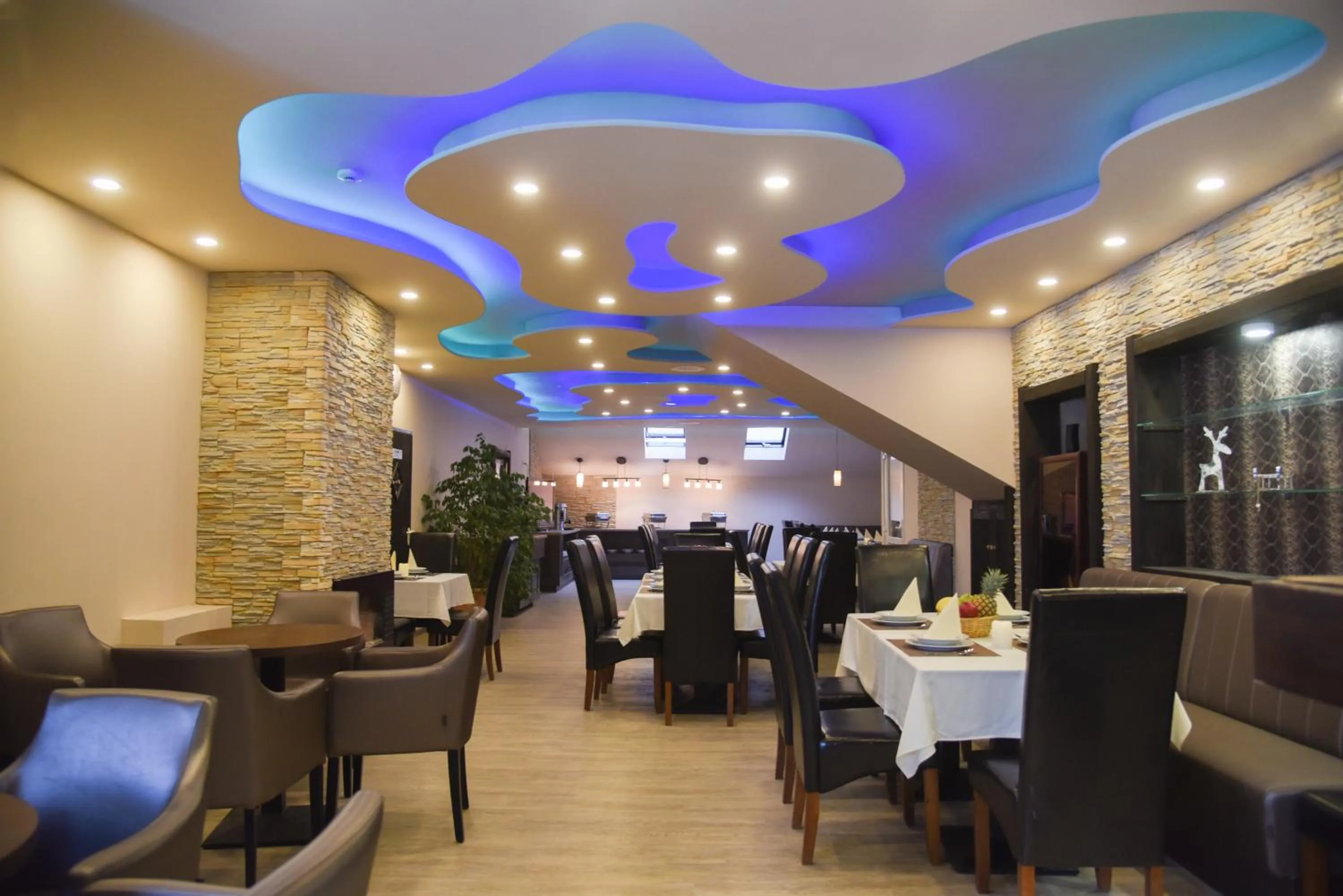 Restaurant/places to eat in Oázis Wellness Panzio
