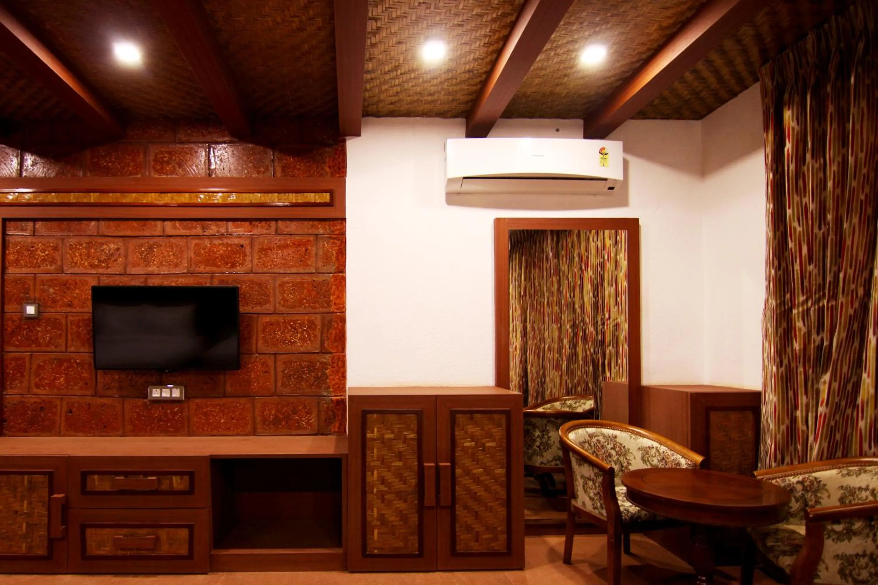 TV and multimedia in Forest County Resort Mahabaleshwar