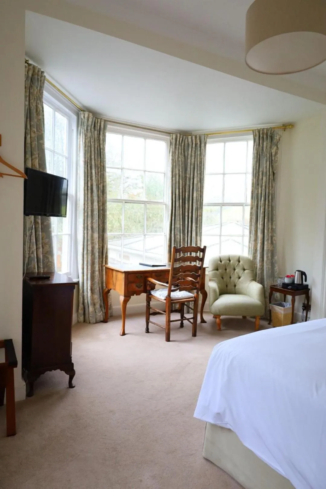 Bed in The Eagle House Hotel