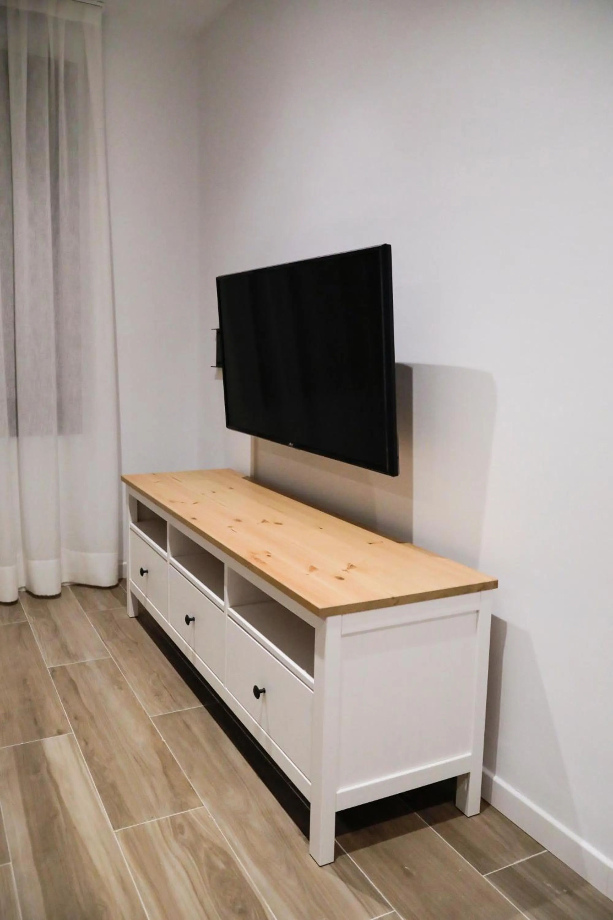 Dining area in SM Apartments Station