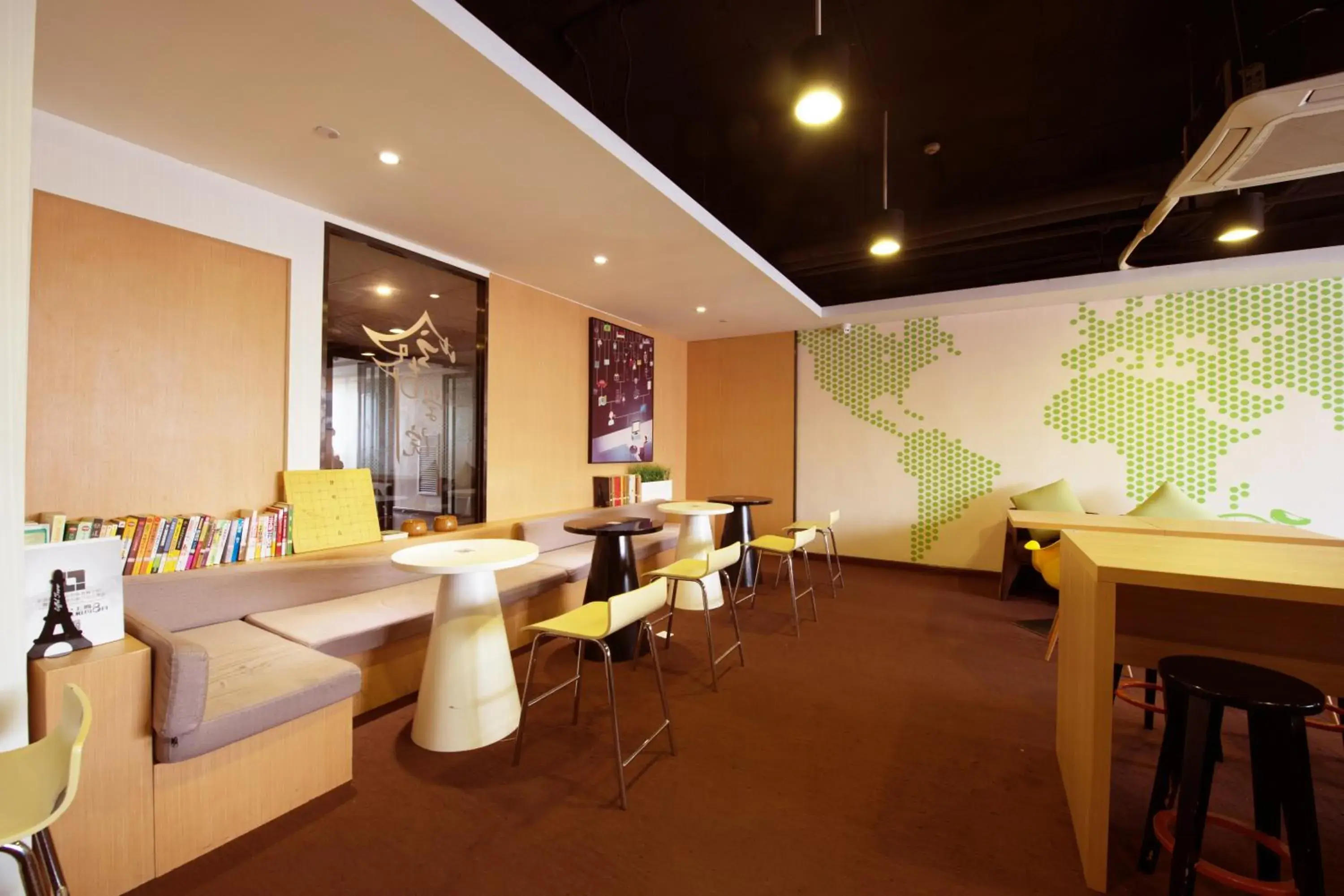 IU Hotel Shijiazhuang Southwest Gaojiao District Hongqi Street IU Hotel Shijiazhuang Southwest Gaojiao District Hongqi Street