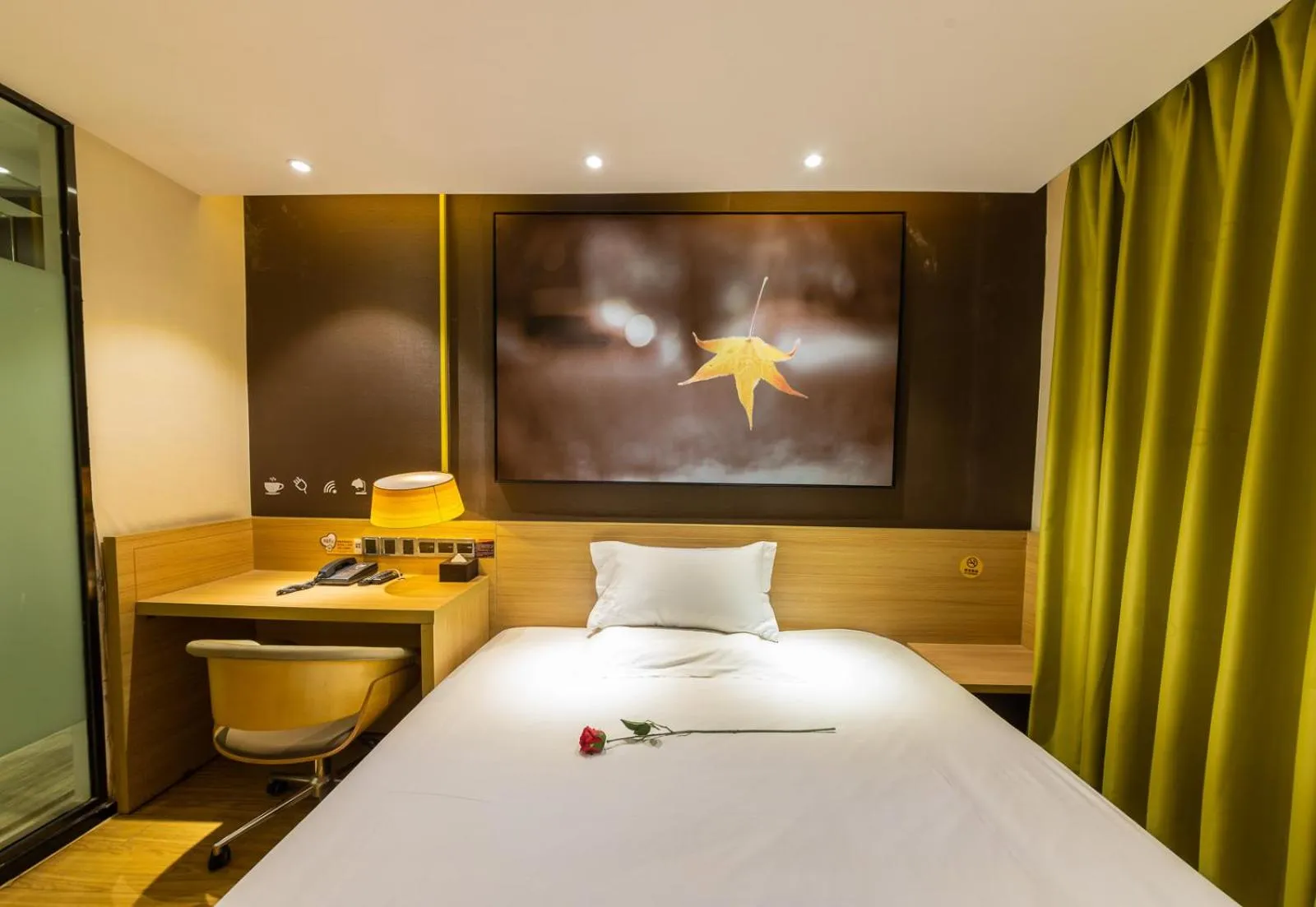 IU Hotel Chongqing Jiefangbei