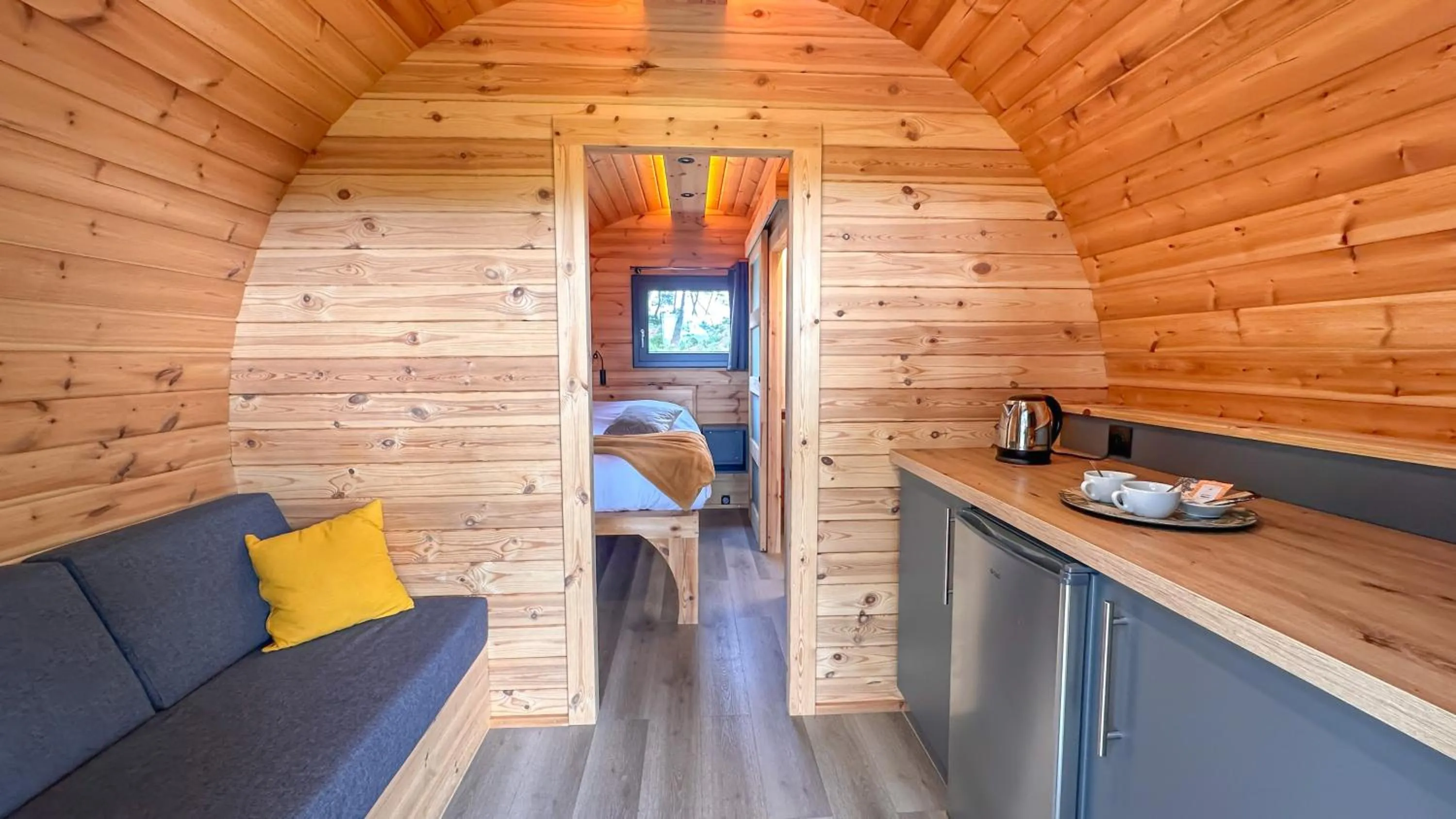 Bed in Hotel Les Rocailles