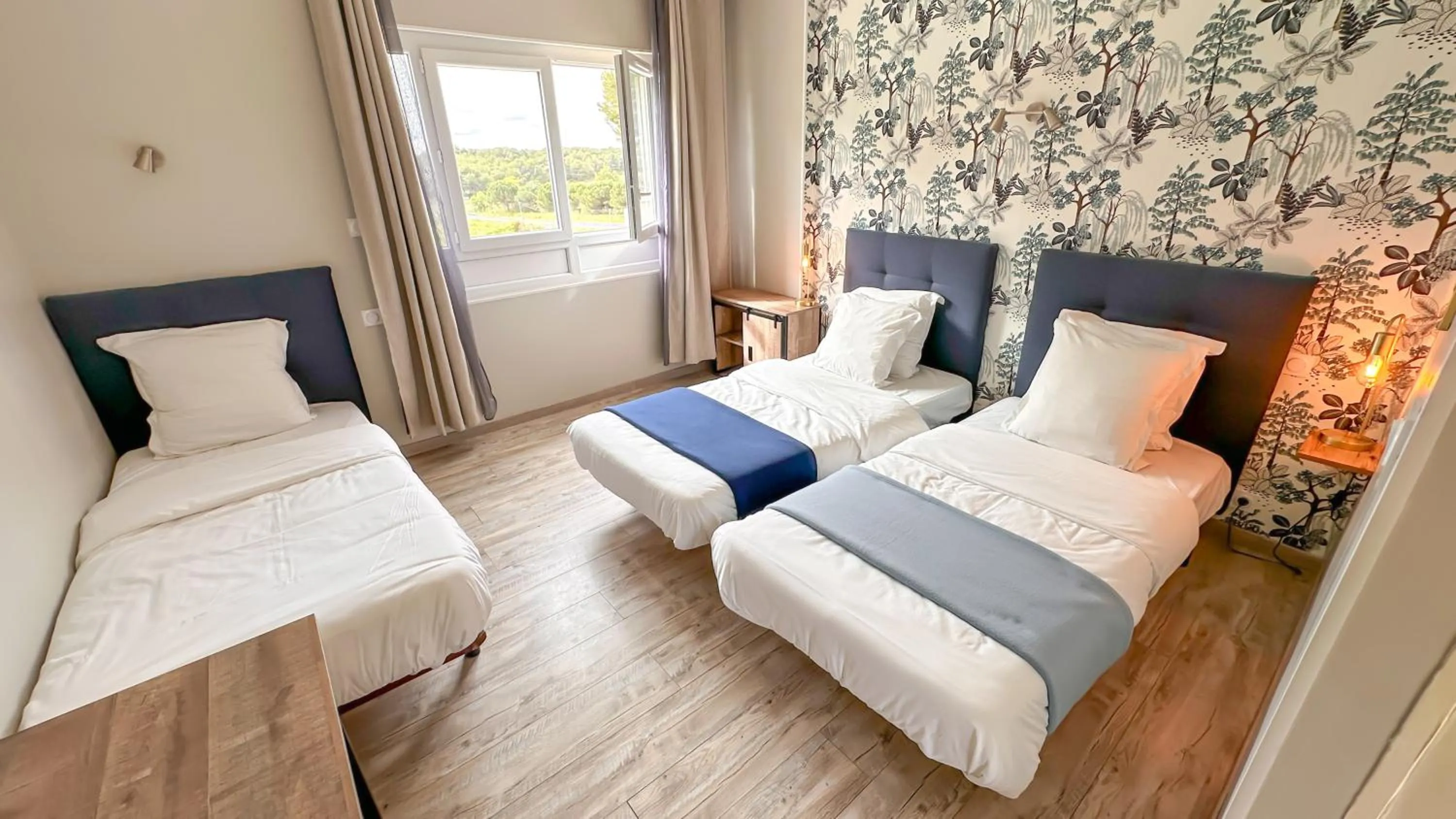 Photo of the whole room, Bed in Hotel Les Rocailles